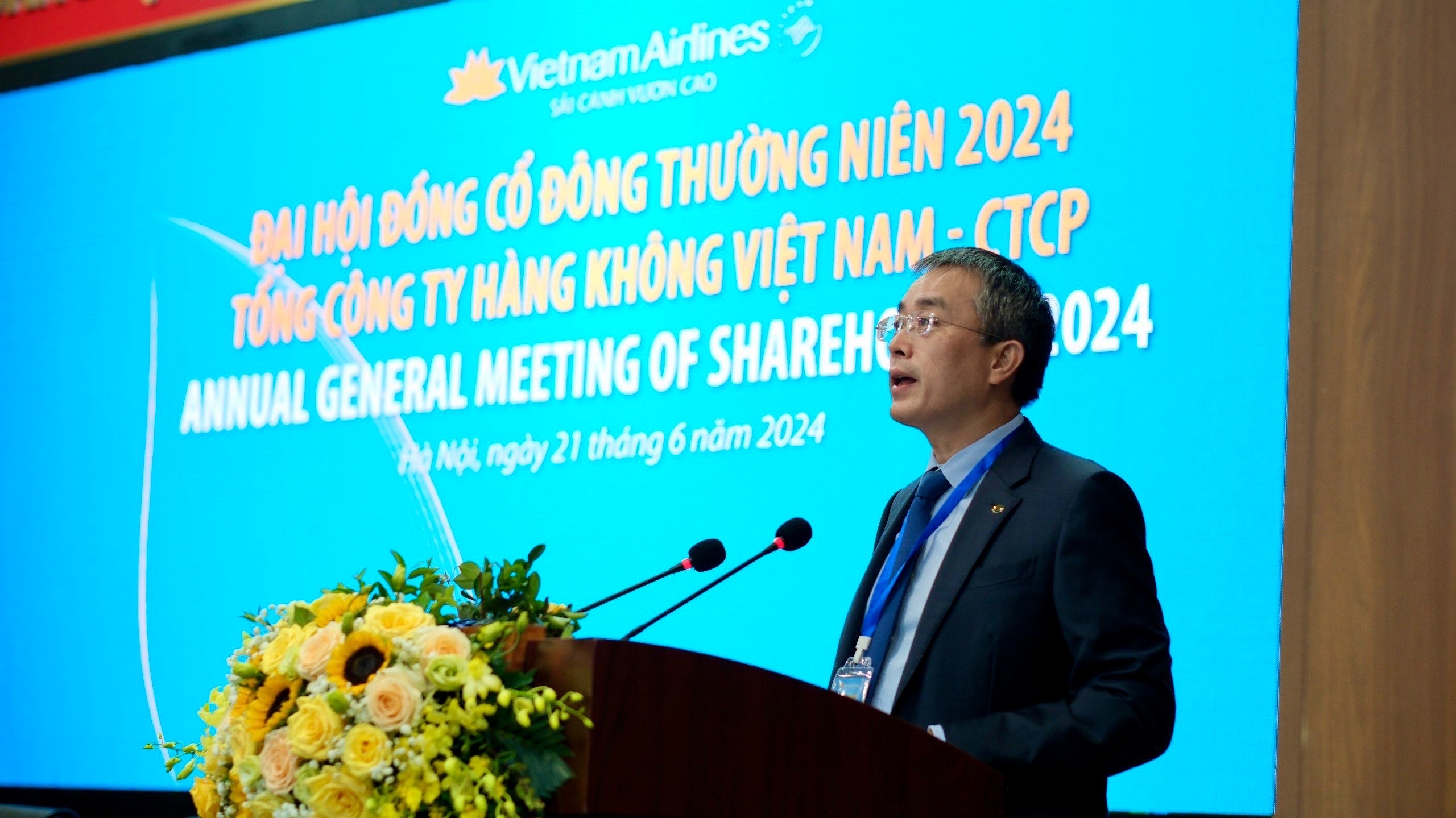 Chủ tịch HĐQT Vietnam Airlines Đặng Ngọc H&ograve;a ph&aacute;t biểu tại Đại hội đồng cổ đ&ocirc;ng năm 2024