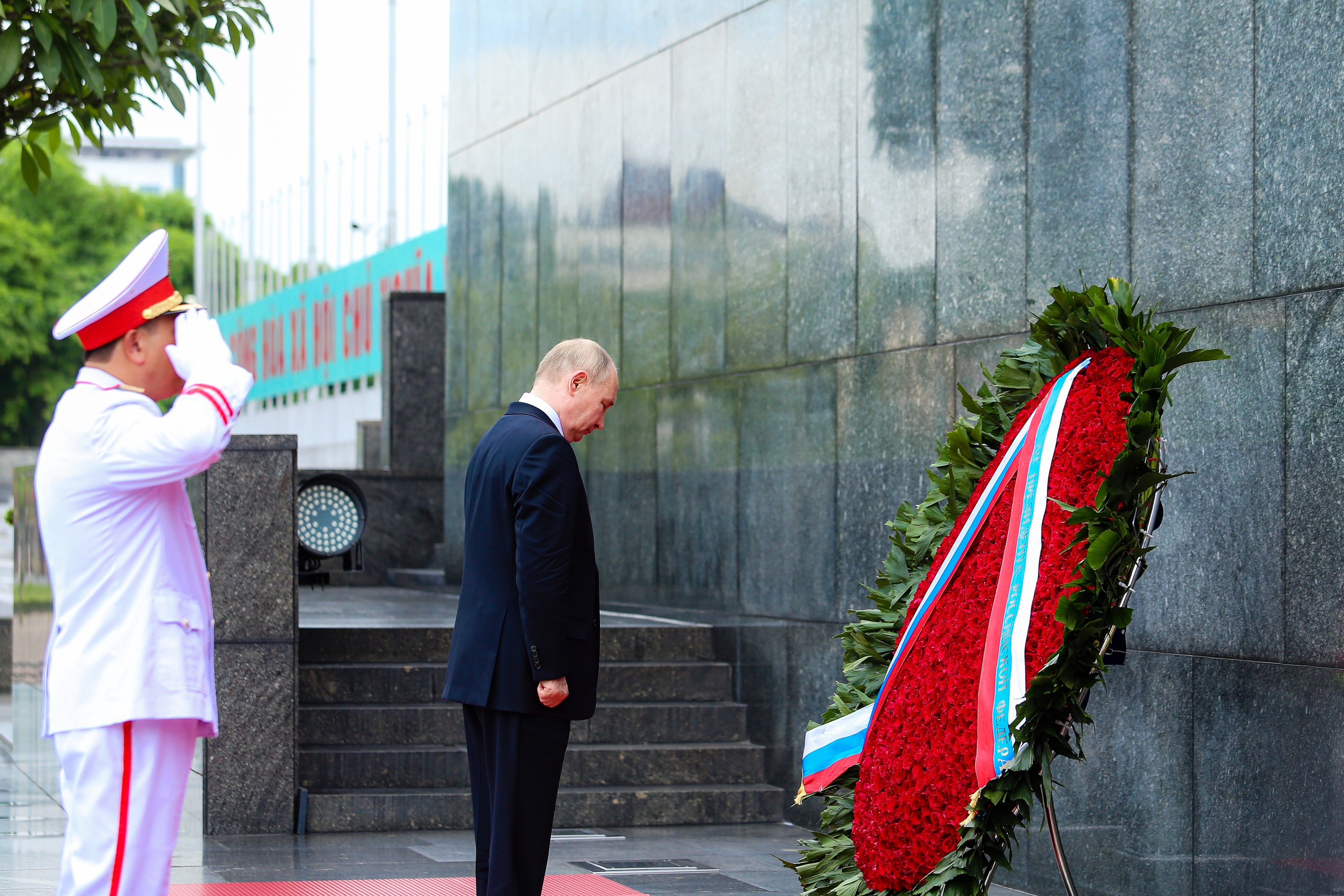 Hơn 20 giờ Tổng thống Putin ở H&agrave; Nội- Ảnh 17.