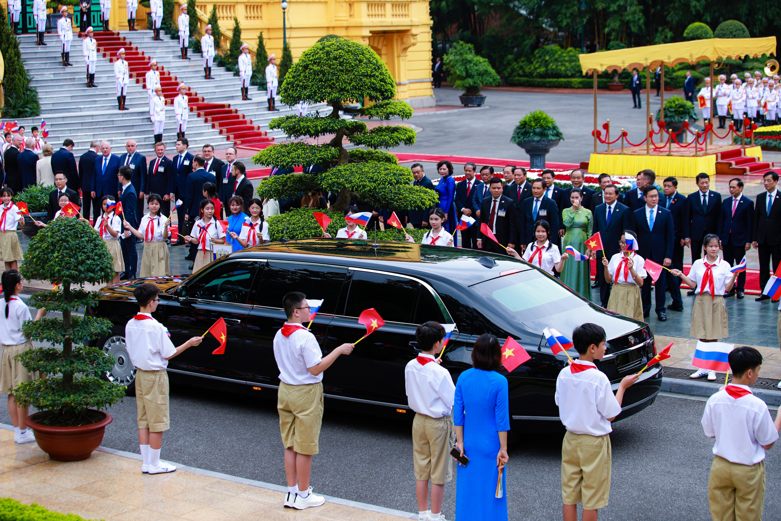 Hơn 20 giờ Tổng thống Putin ở H&agrave; Nội- Ảnh 5.
