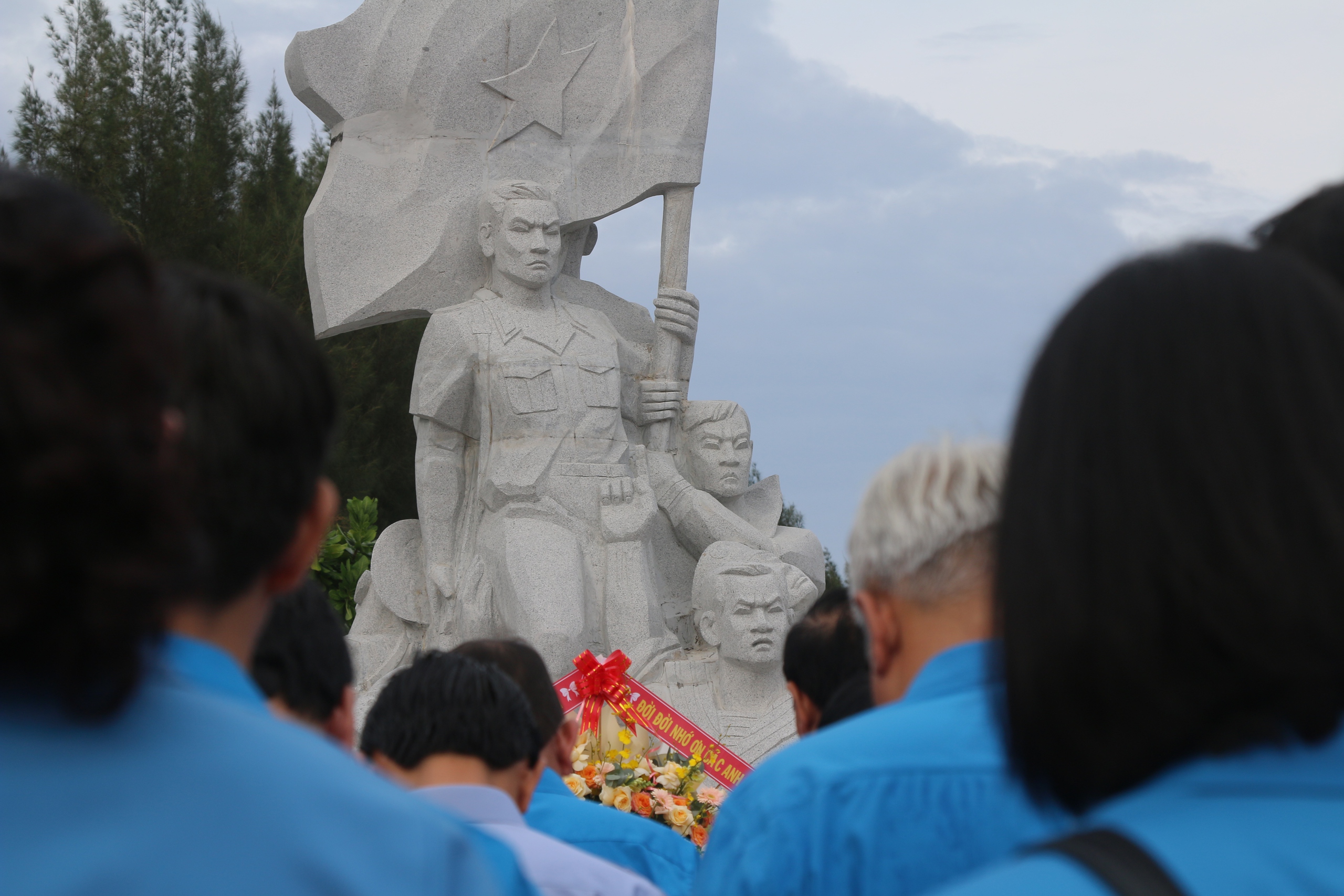 D&acirc;ng hương tưởng niệm 64 chiến sĩ Gạc Ma- Ảnh 3.