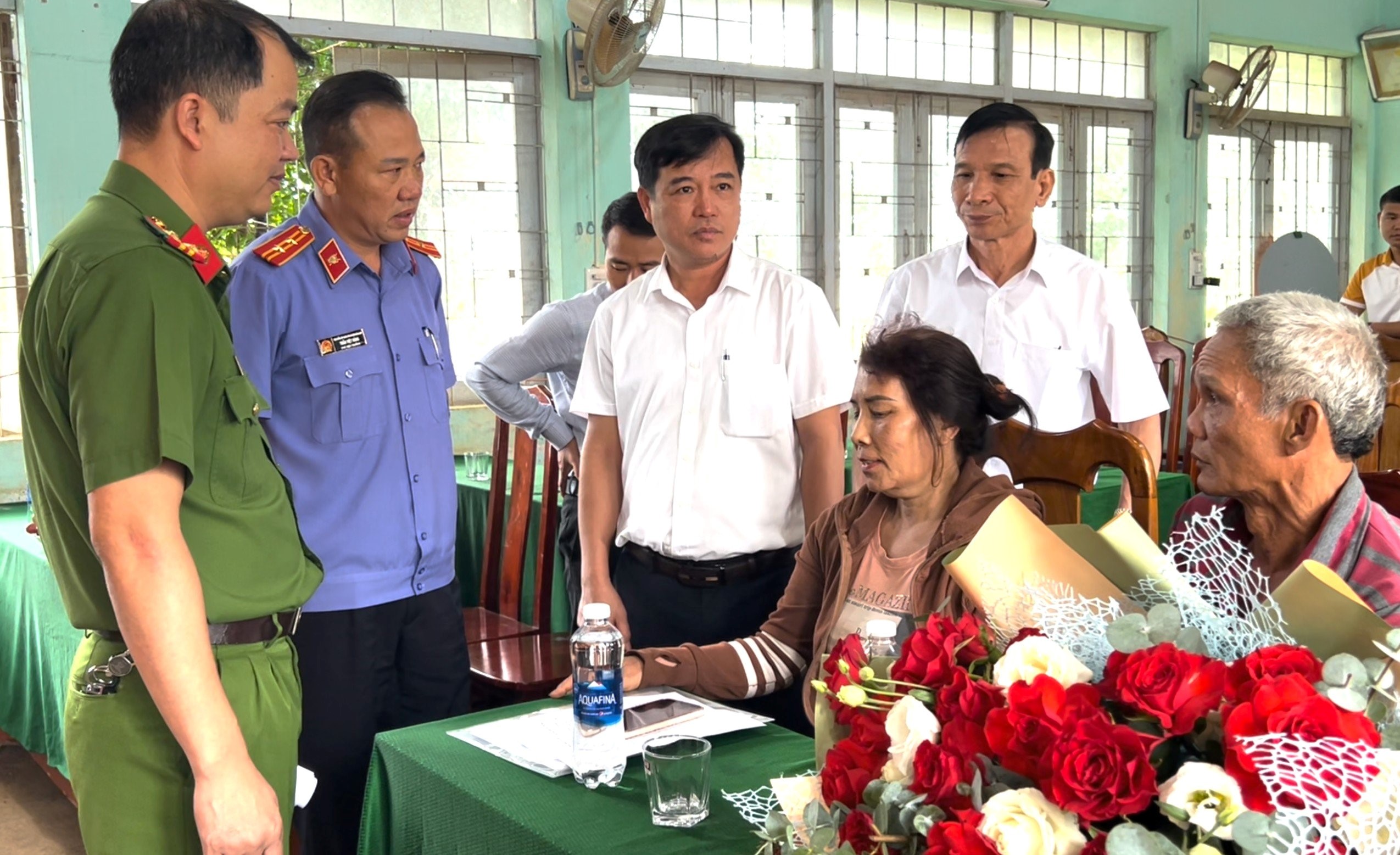 Xin lỗi c&ocirc;ng khai 2 vợ chồng bị bắt giam oan sai 4 th&aacute;ng- Ảnh 1.