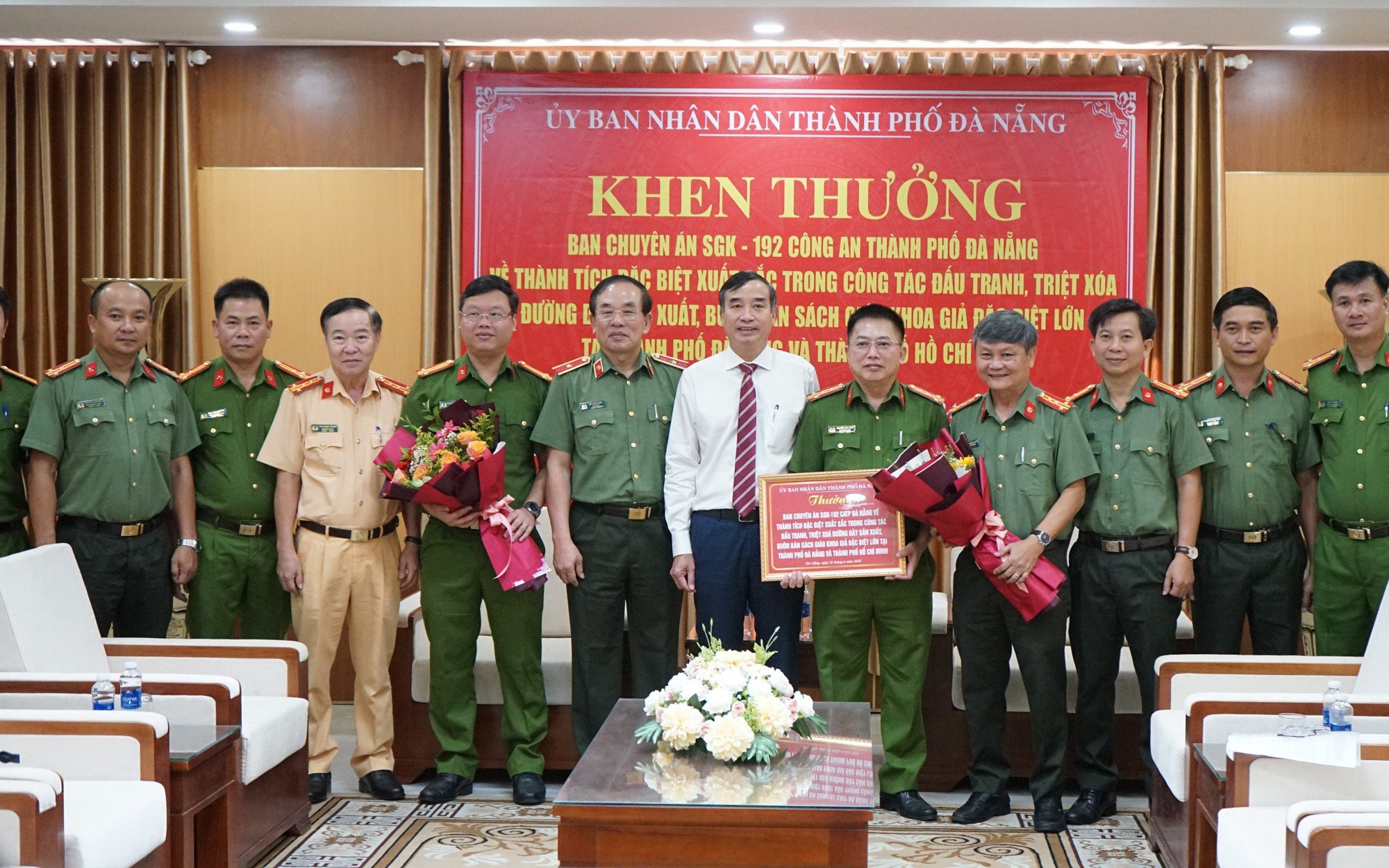 Triệt phá đường dây làm giả 4 triệu cuốn sách giáo khoa tại Đà Nẵng, TP HCM