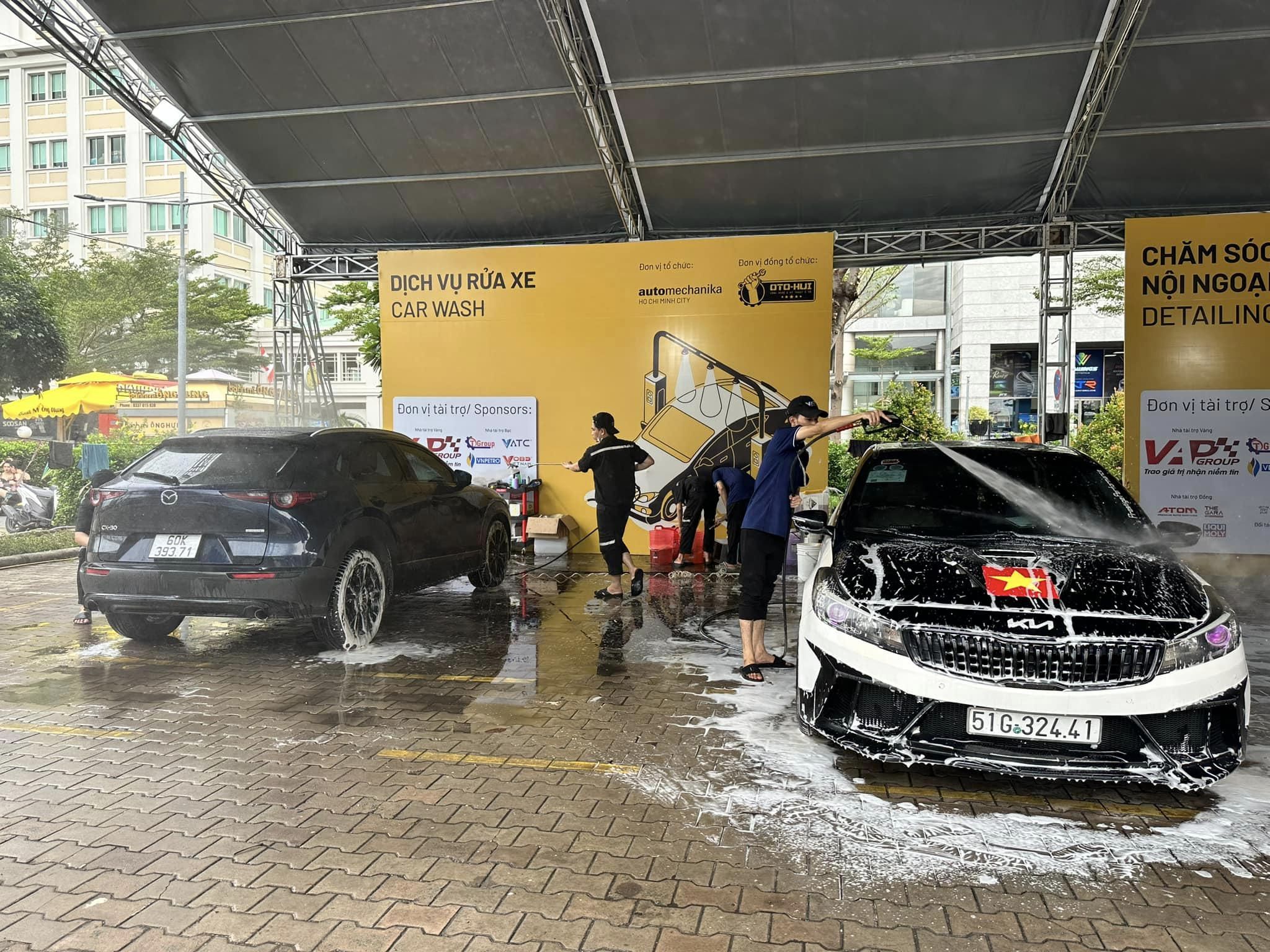 TP HCM: Cuối tuần, h&agrave;ng trăm &ocirc; t&ocirc; xếp h&agrave;ng chờ bảo dưỡng xe miễn ph&iacute;- Ảnh 7.