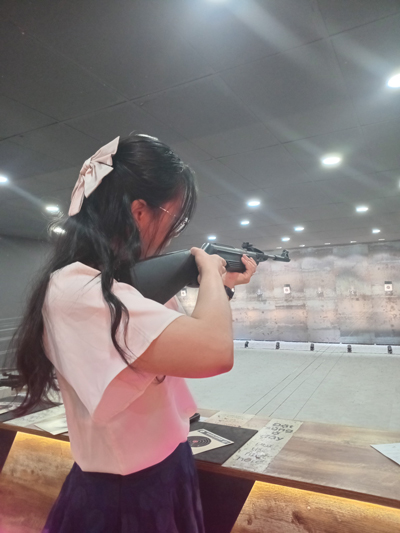 Tuy l&agrave; m&ocirc;n thể thao kh&ocirc;ng vận động qu&aacute; nhiều nhưng bắn s&uacute;ng hơi vẫn t&aacute;c động đến sự ph&aacute;t triển cơ bắp, chẳng hạn như cơ lưng v&agrave; tay.