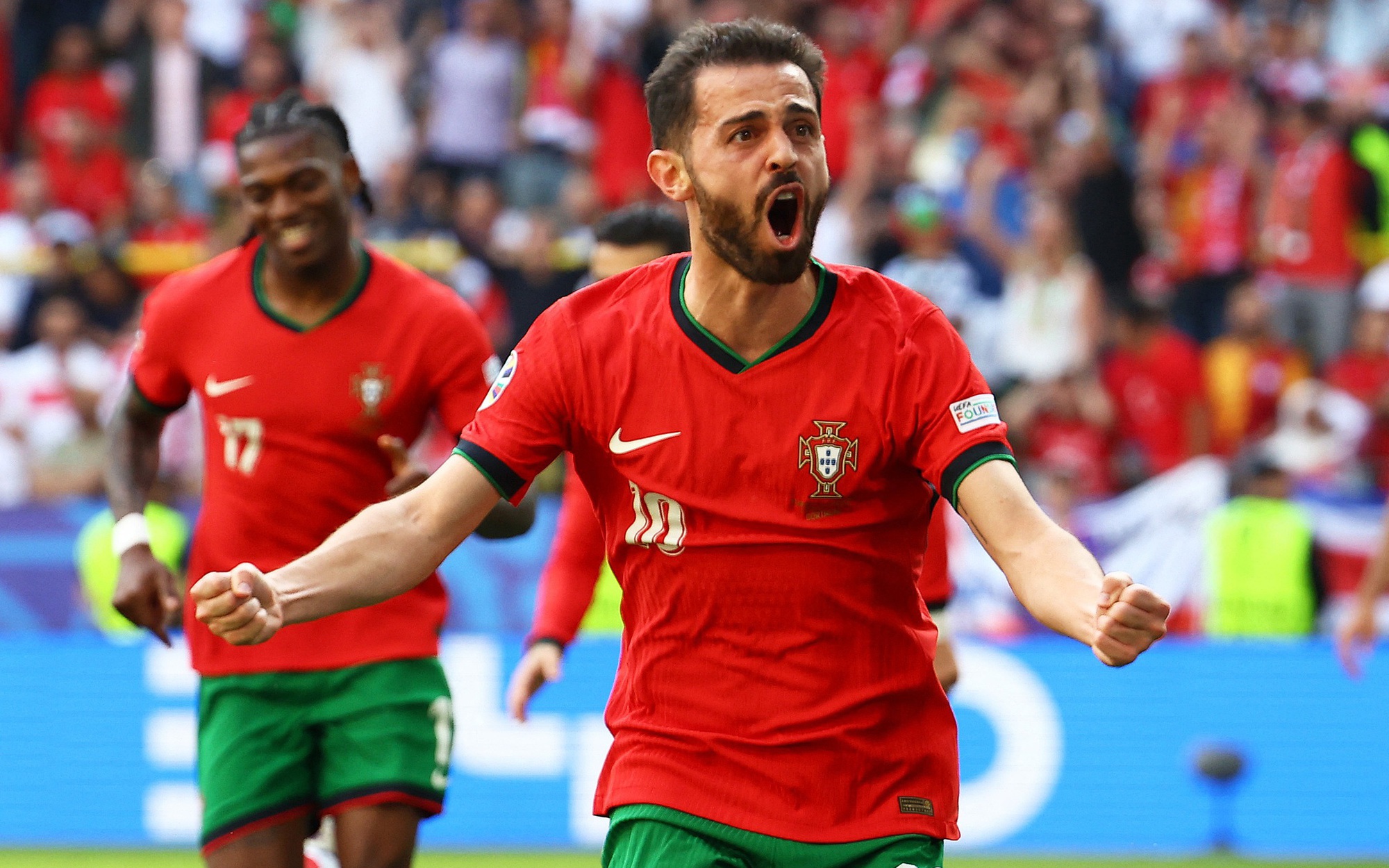 Euro 2024: Thắng v&ugrave;i dập Thổ Nhĩ Kỳ, Bồ Đ&agrave;o Nha gi&agrave;nh v&eacute; v&ograve;ng 1/8