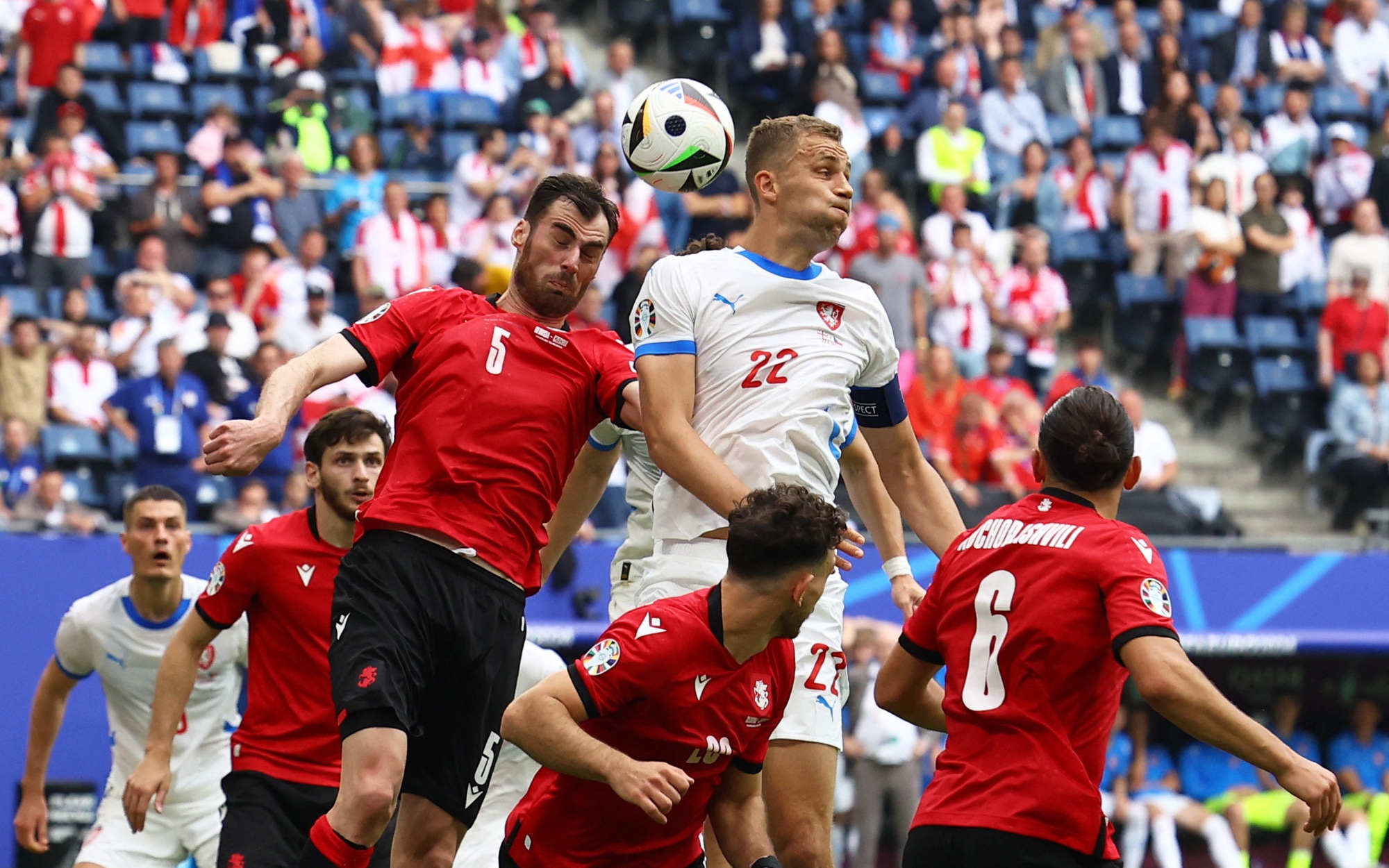 Euro 2024: Hòa Czech, Georgia suýt tạo "địa chấn" thành Hamburg