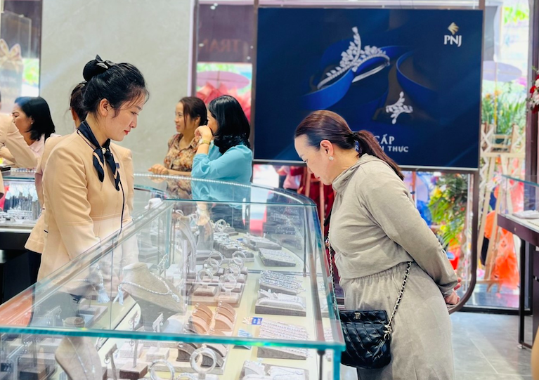 Giá vàng nhẫn "quay xe" giảm, vàng miếng SJC ổn định- Ảnh 1.
