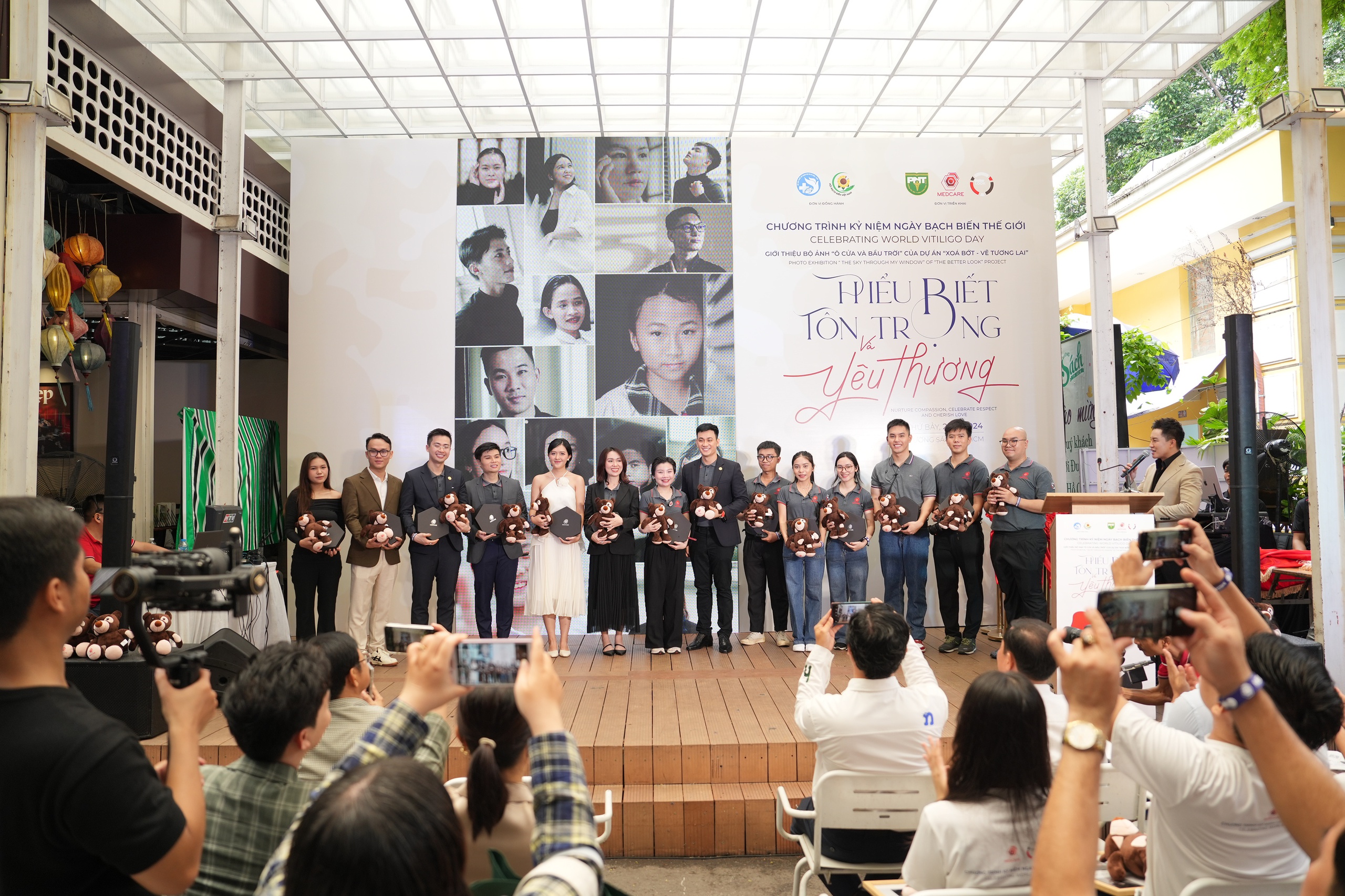 Ê-kíp thực hiện bộ ảnh