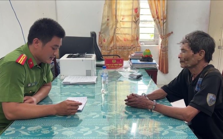Nghi phạm s&aacute;t hại 4 người trong gia đ&igrave;nh ở Quảng Ng&atilde;i: Trả th&ugrave; theo lời thề với b&agrave; nội