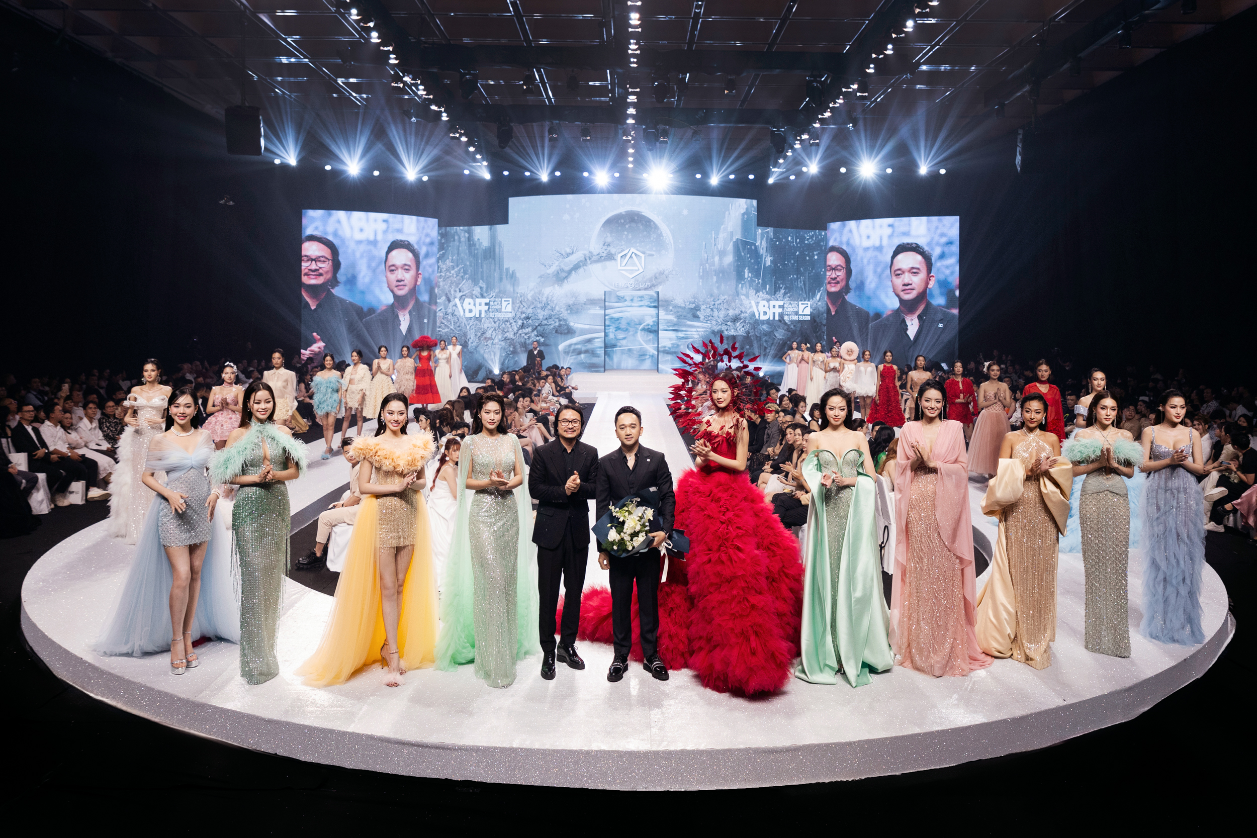 Hoa hậu Thế giới 2019 h&aacute;t tiếng Việt- Ảnh 5.
