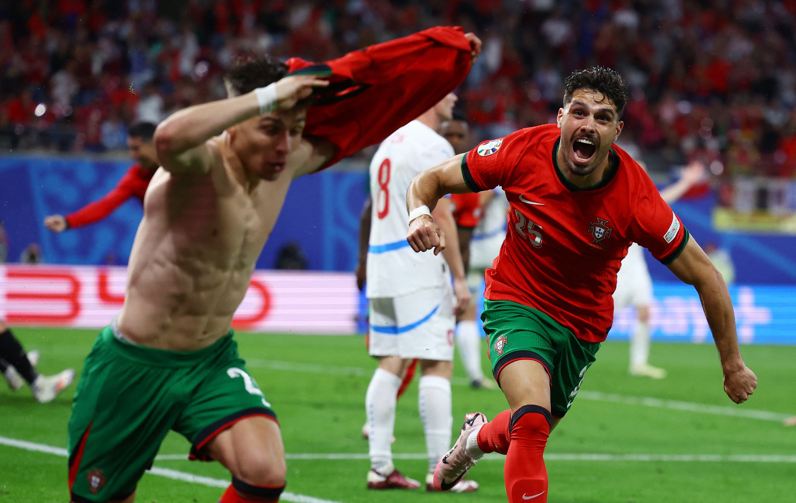Euro 2024: Nico Williams v&agrave; Francisco Conceicao "v&agrave;o tầm ngắm" của Barcelona, Man United v&agrave; Arsenal- Ảnh 4.