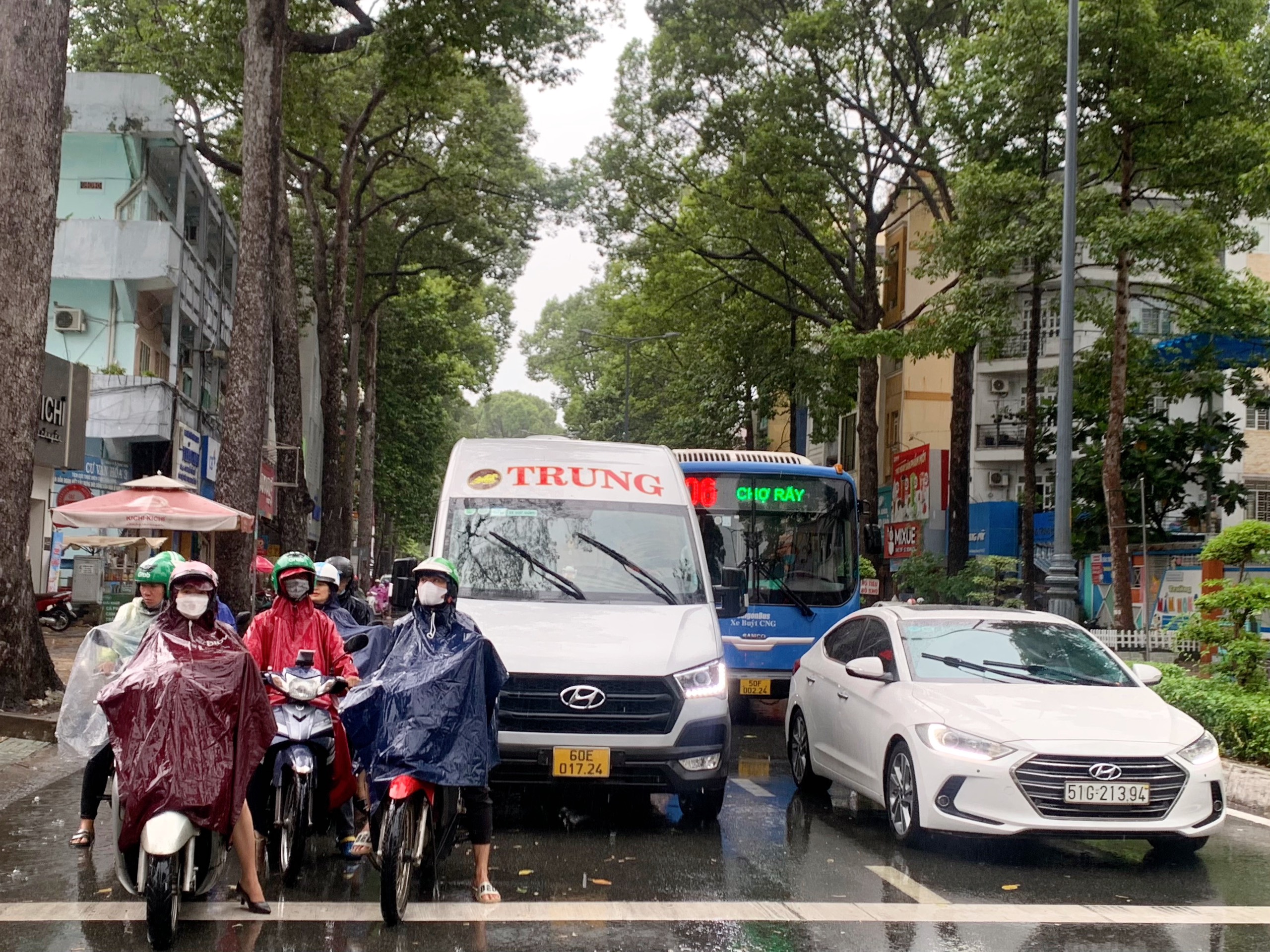 Ngày 24-6, TP HCM và Nam Bộ đón mưa trên diện rộng- Ảnh 1.