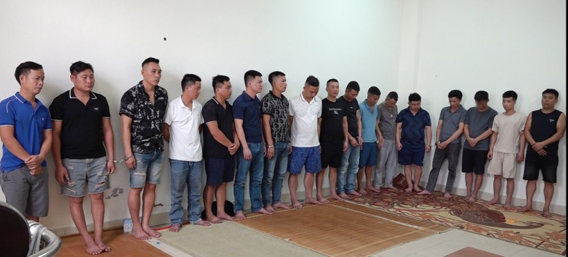 Bắt 18 đối tượng đ&aacute;nh bạc lưu động, thu nhiều xe &ocirc; t&ocirc;- Ảnh 2.