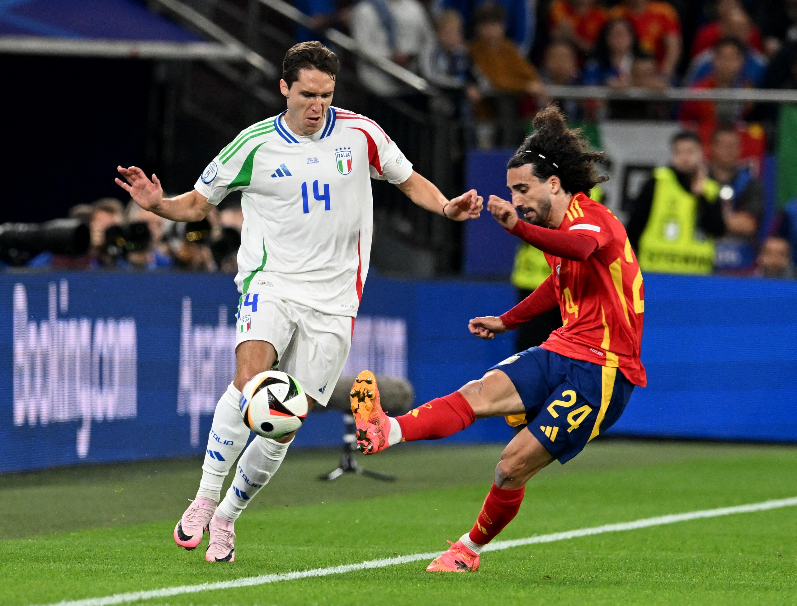 Euro 2004: Soi tỉ số đại chiến &Yacute; &ndash; Croatia v&agrave; Albania - T&acirc;y Ban Nha- Ảnh 2.