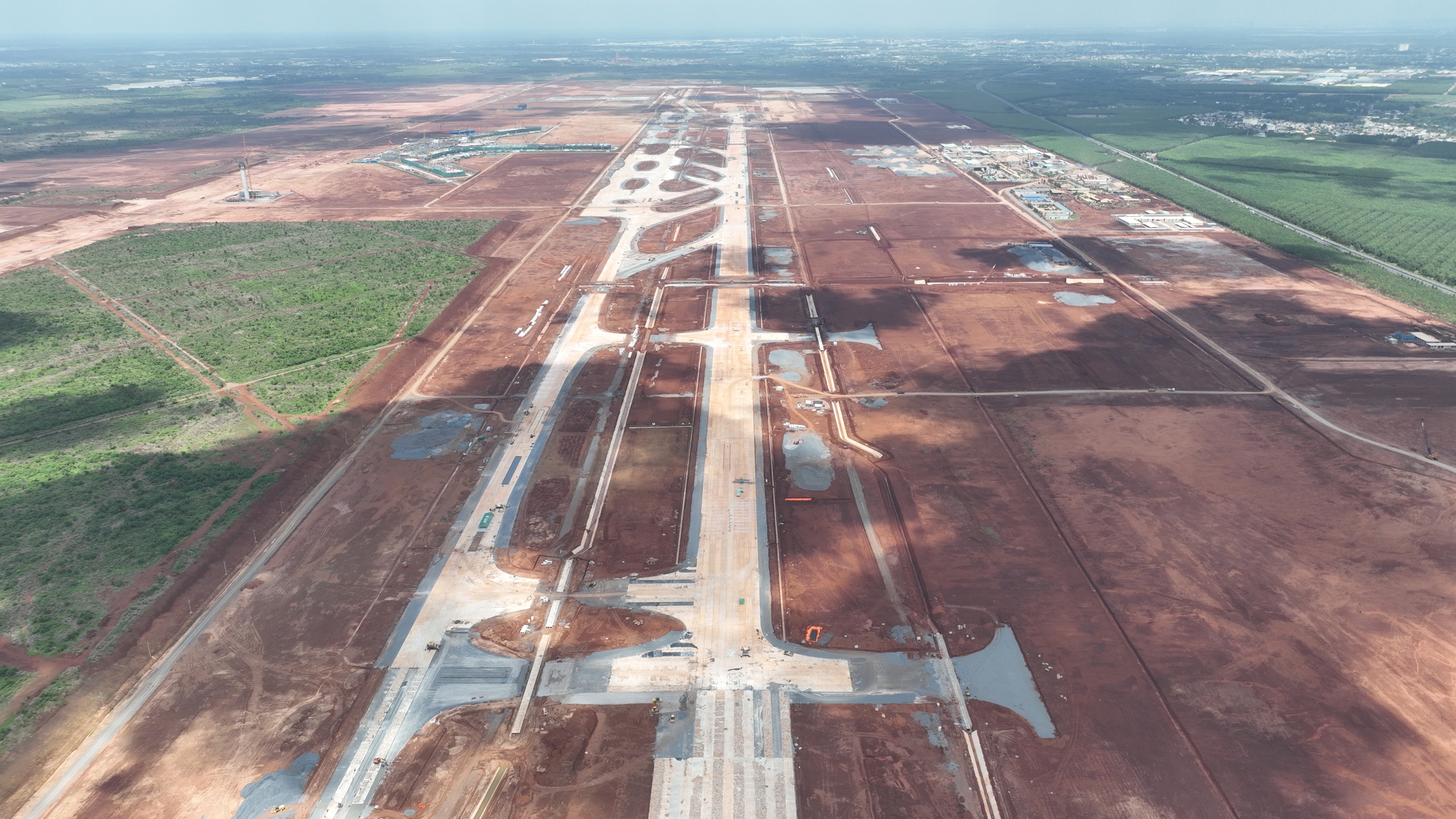 Đại c&ocirc;ng trường s&acirc;n bay Long Th&agrave;nh sau hơn 3 năm x&acirc;y dựng- Ảnh 10.