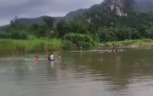 Bơi ra cứu em gái, hai anh em bị nước cuốn tử vong
