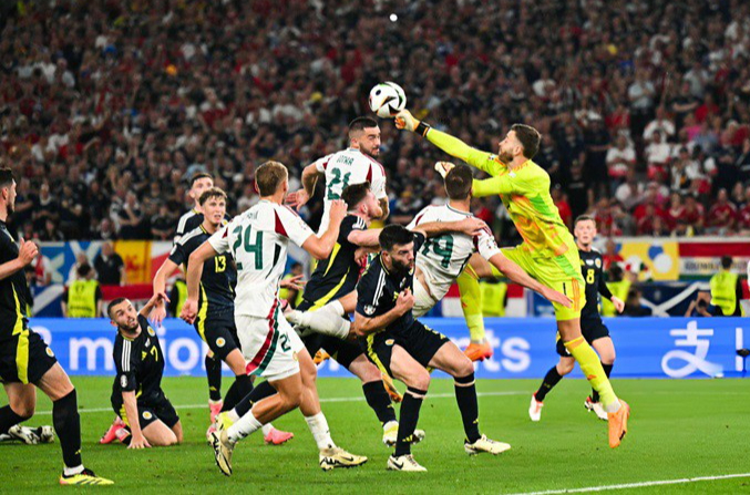Euro 2024: Sau chấn thương kinh ho&agrave;ng ở mặt, tuyển thủ Hungary giờ ra sao?- Ảnh 1.