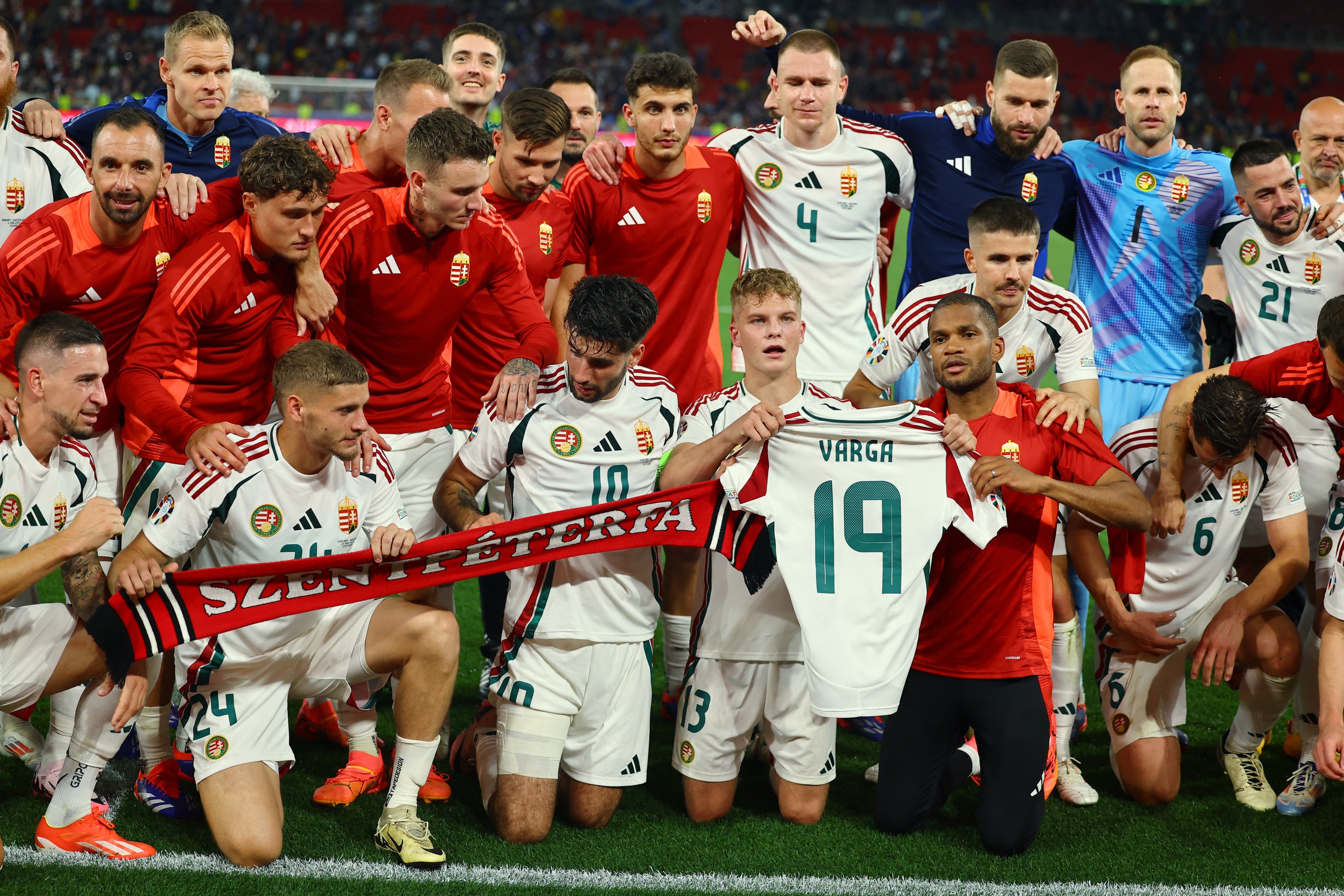Euro 2024: Sau chấn thương kinh ho&agrave;ng ở mặt, tuyển thủ Hungary giờ ra sao?- Ảnh 7.