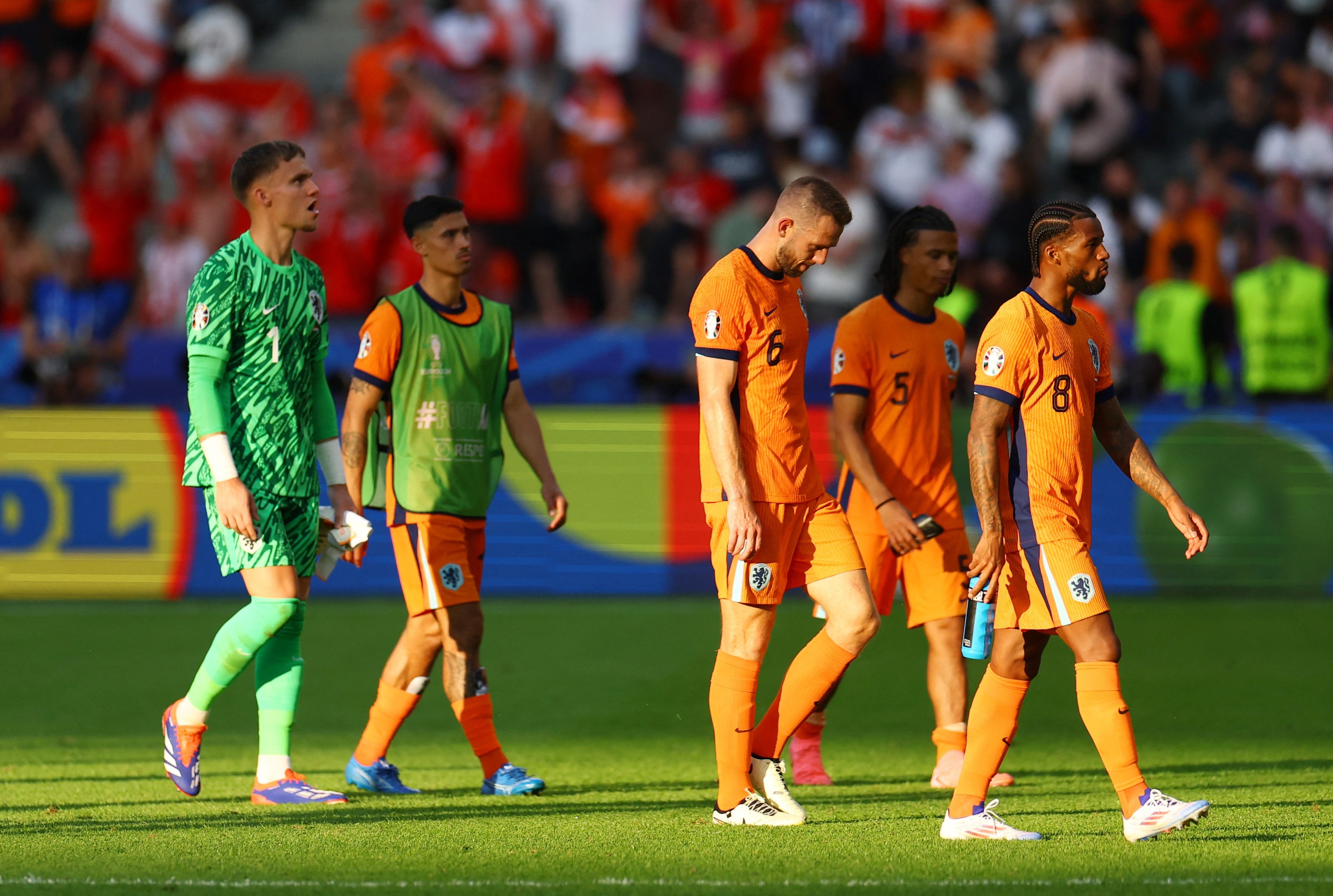 EURO 2024: Tuyển H&agrave; Lan g&acirc;y thất vọng trong trận thua &Aacute;o- Ảnh 8.