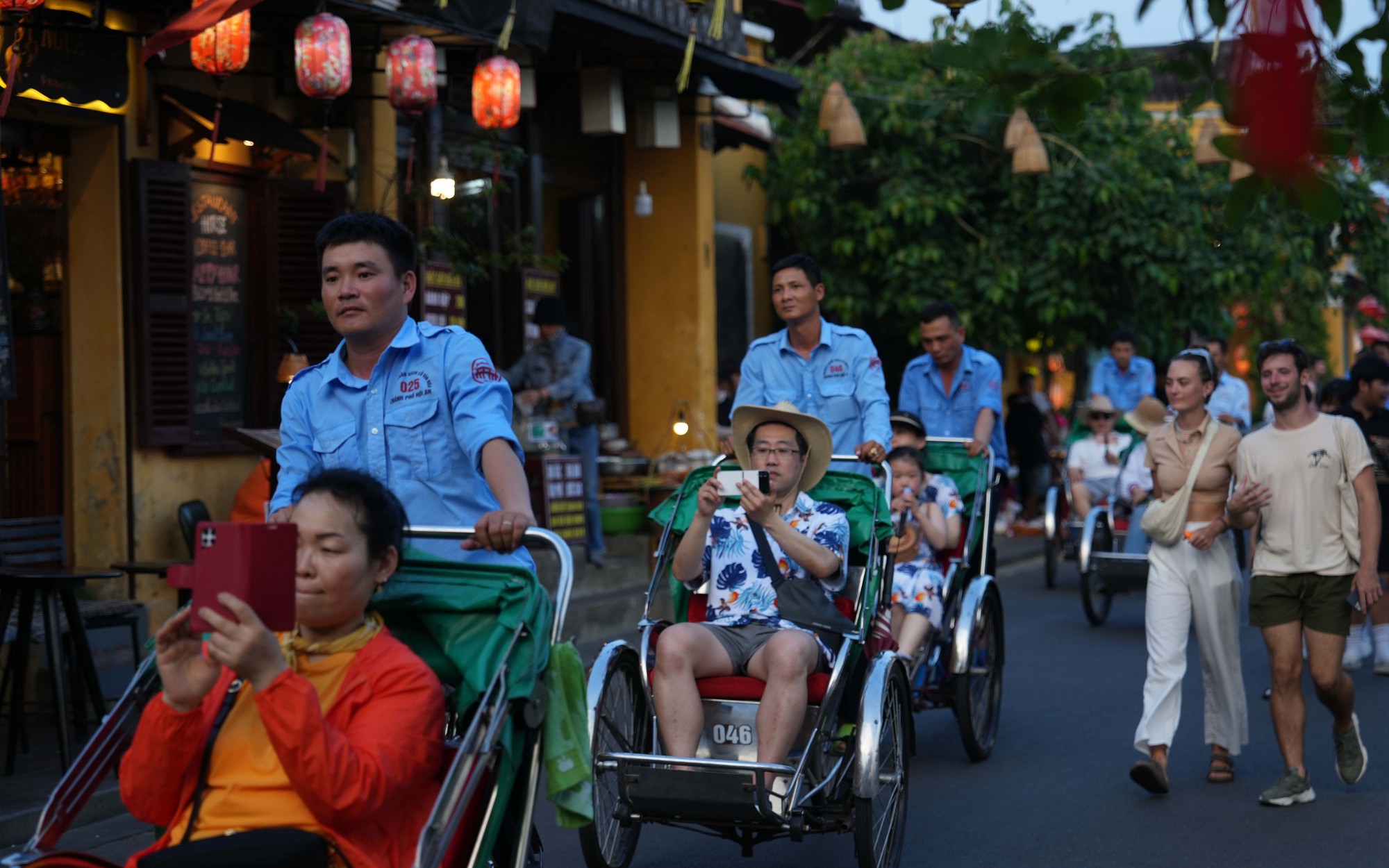 Ngành du lịch cần những cú bắt tay