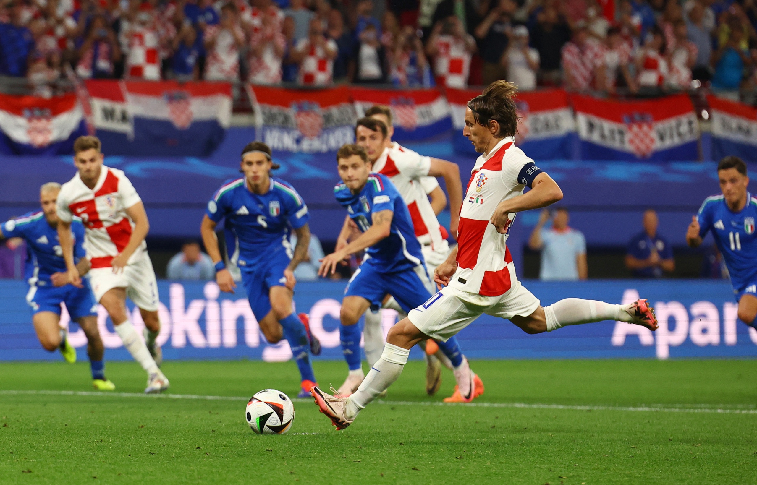 Luka Modric kh&ocirc;ng giải nghệ d&ugrave; Croatia bị loại khỏi Euro 2024- Ảnh 2.