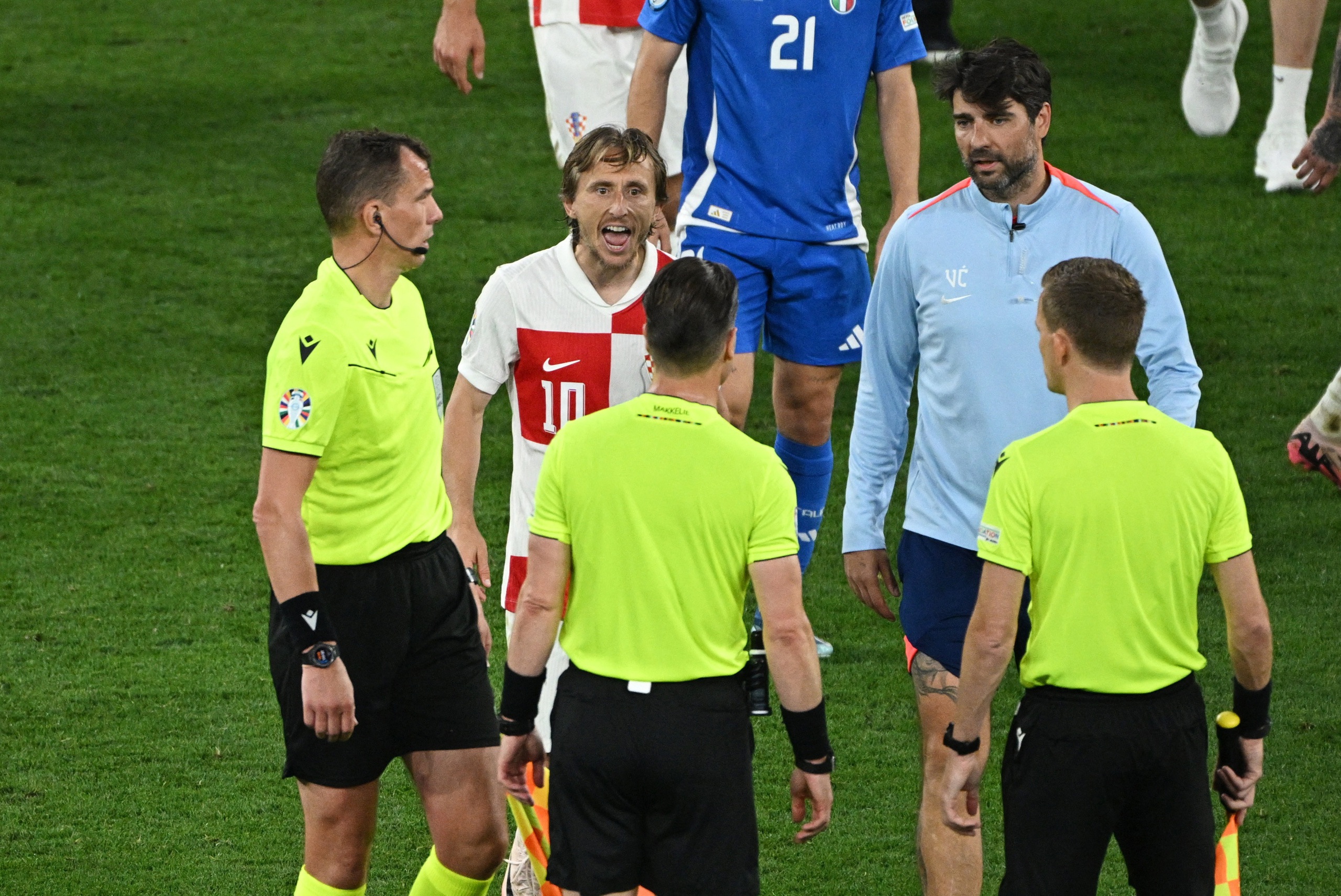 Luka Modric kh&ocirc;ng giải nghệ d&ugrave; Croatia bị loại khỏi Euro 2024- Ảnh 11.