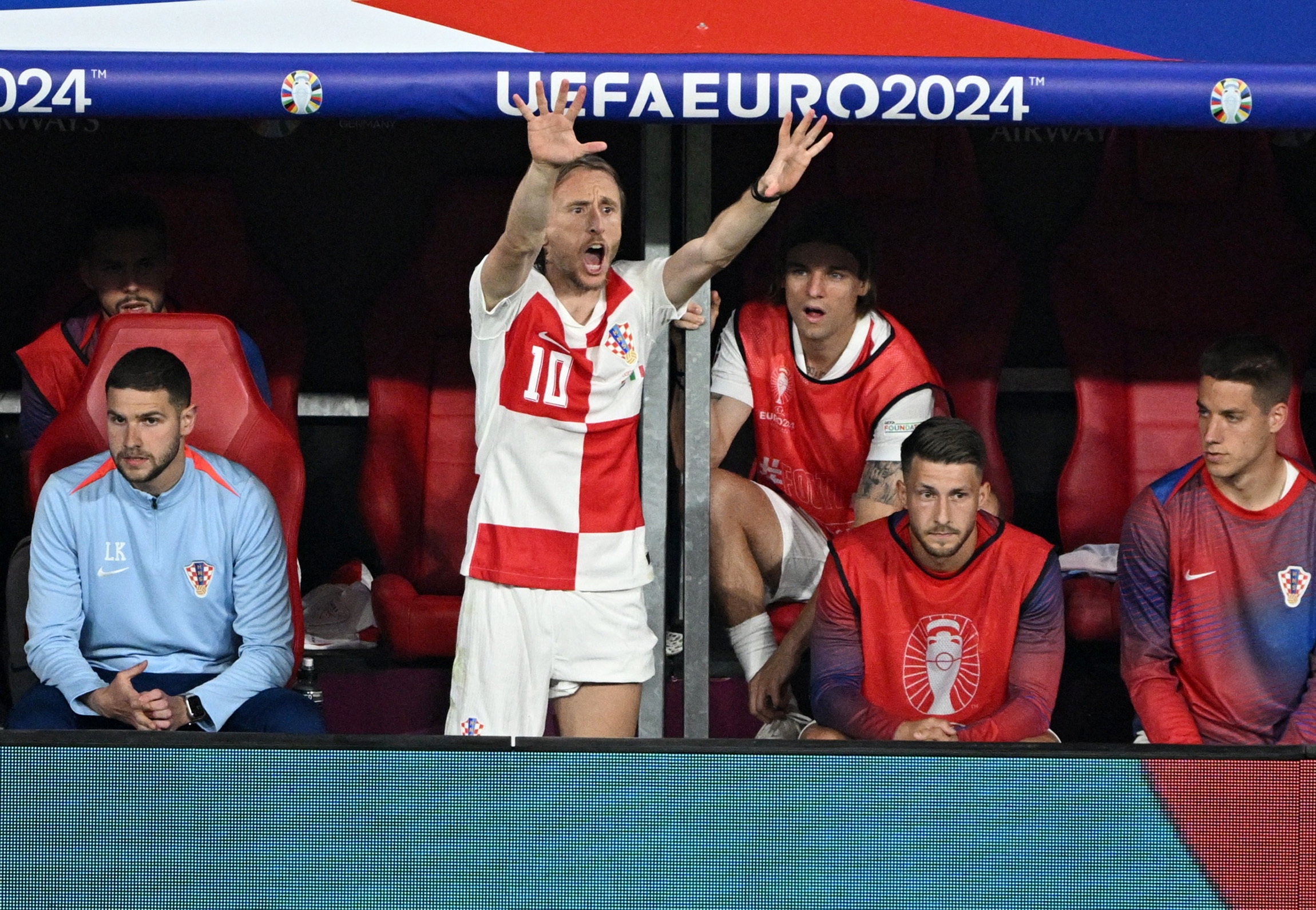 Luka Modric kh&ocirc;ng giải nghệ d&ugrave; Croatia bị loại khỏi Euro 2024- Ảnh 7.