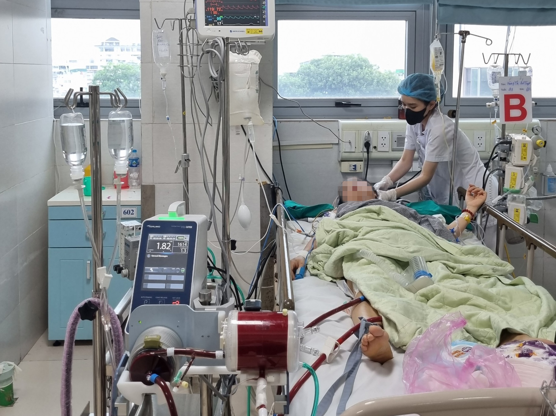 Hủy hoại nhan sắc vì "thẩm mỹ viện" dỏm: Banh dung nhan, tàn vóc dáng- Ảnh 1.