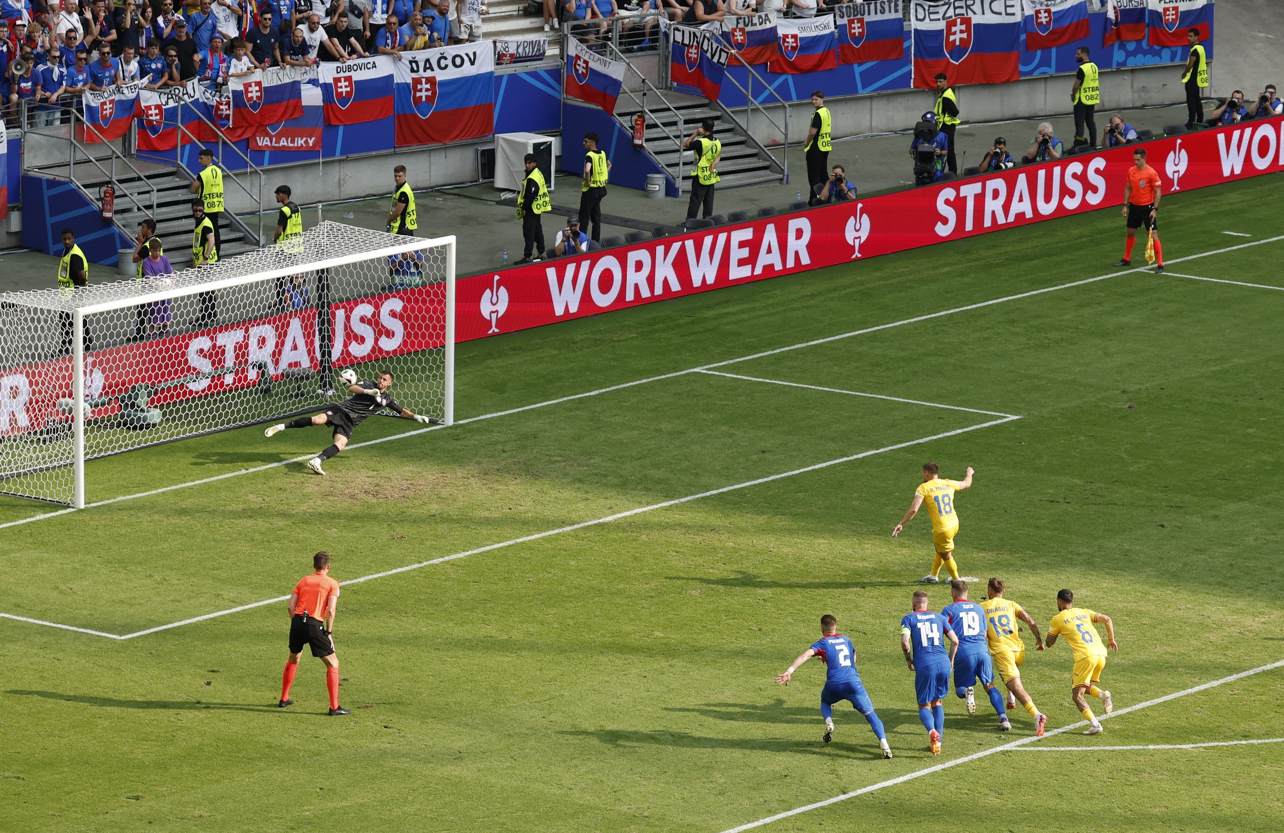 Euro 2024: Slovakia v&agrave; Romania v&agrave;o v&ograve;ng 1/8, đẩy Bỉ gặp Ph&aacute;p- Ảnh 5.
