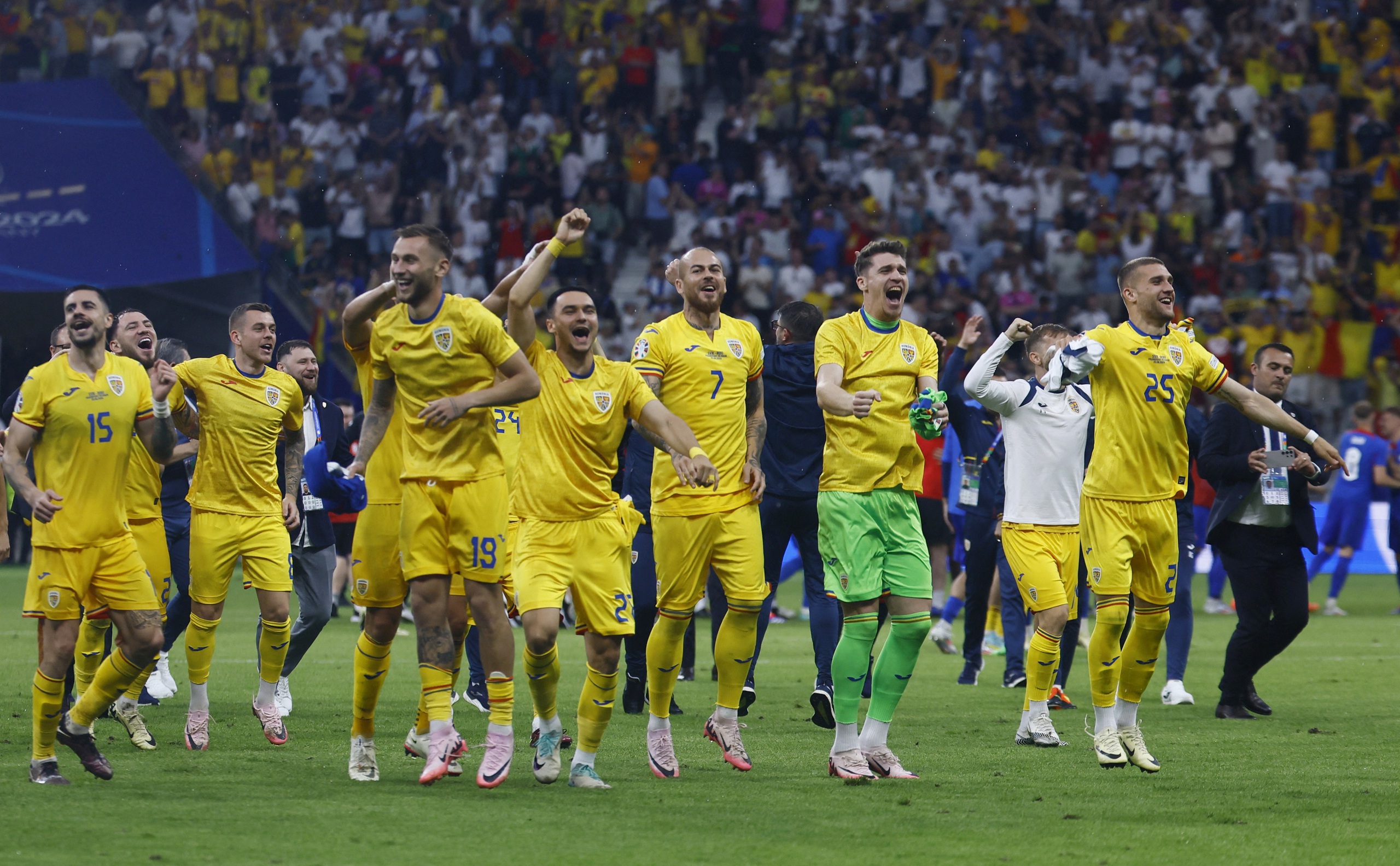 Euro 2024: Slovakia v&agrave; Romania v&agrave;o v&ograve;ng 1/8, đẩy Bỉ gặp Ph&aacute;p- Ảnh 9.