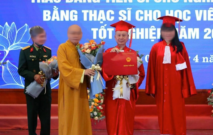 Bộ GD-ĐT y&ecirc;u cầu b&aacute;o c&aacute;o khẩn về việc Thượng tọa Th&iacute;ch Ch&acirc;n Quang học tiến sĩ trong 2 năm- Ảnh 1.