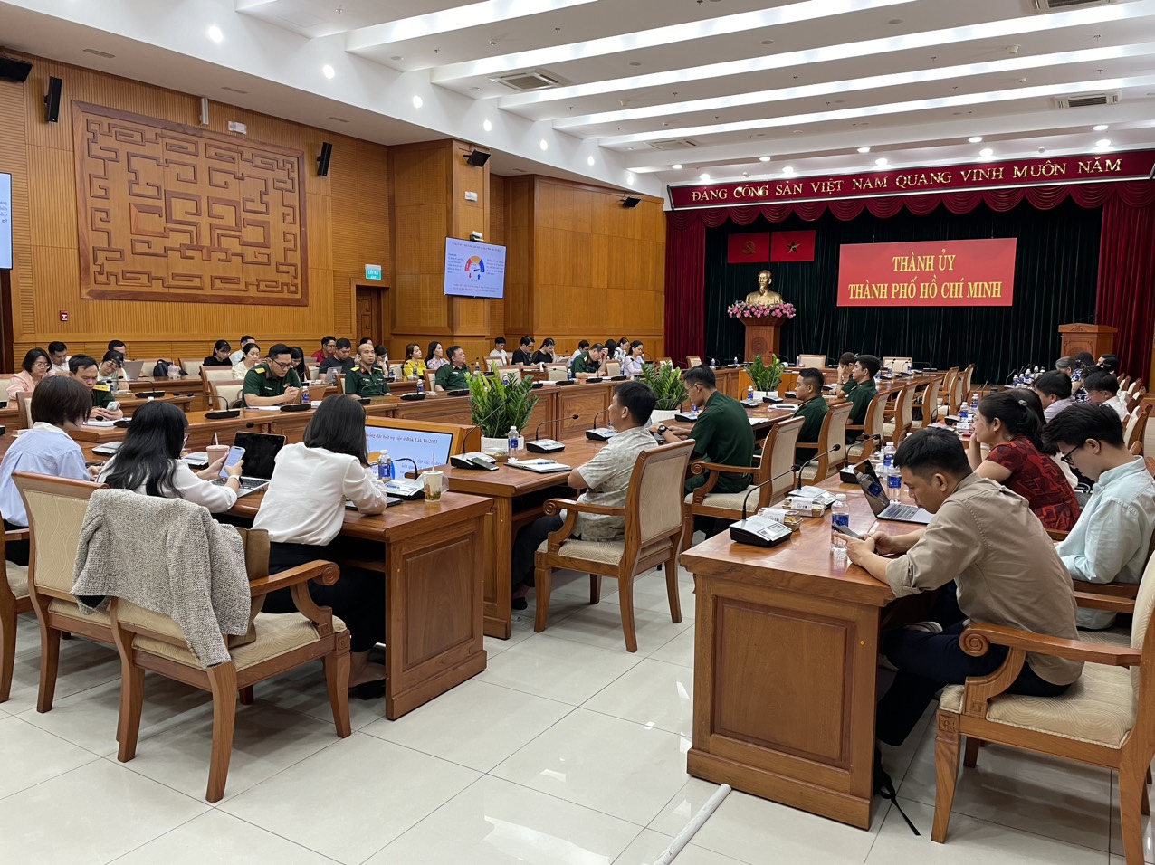 Bồi dưỡng kiến thức về xây dựng Đảng cho nhà báo- Ảnh 1.