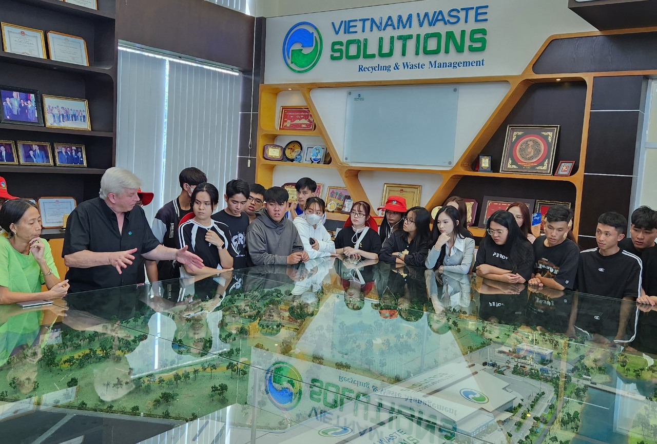 Đoàn sinh viên Trường Đại học Cần Thơ tham quan VWS- Ảnh 1.