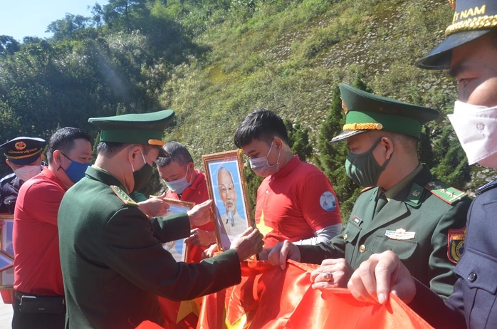 "Tự h&agrave;o cờ Tổ quốc' - Th&ocirc;ng điệp lớn về t&igrave;nh y&ecirc;u đất nước- Ảnh 4.