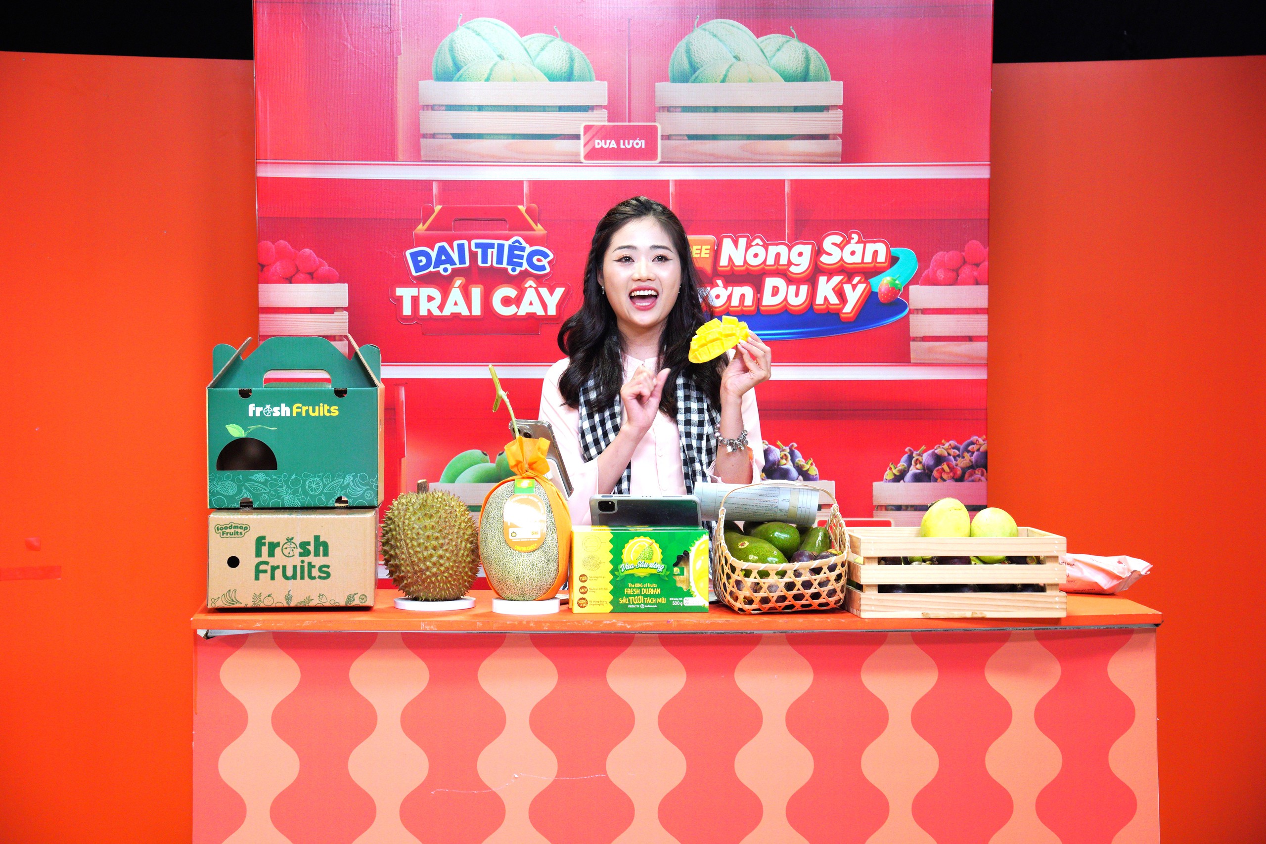 Doanh số khả quan cho thấy chiến lược thử nghiệm mô hình livestream mới và "đánh mạnh" trên mặt trận truyền thông của Shopee Fruit đang tỏ ra hiệu quả