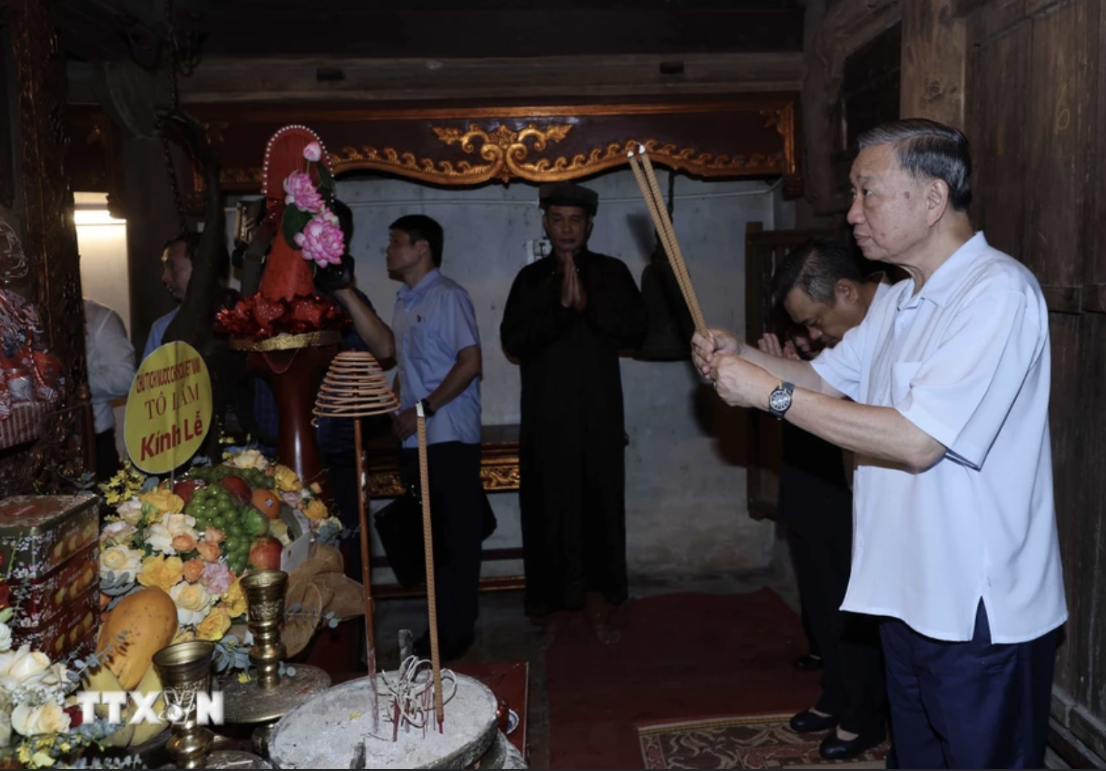 Chủ tịch nước T&ocirc; L&acirc;m thăm gia đ&igrave;nh 4 thế hệ tại L&agrave;ng cổ Đường L&acirc;m- Ảnh 6.