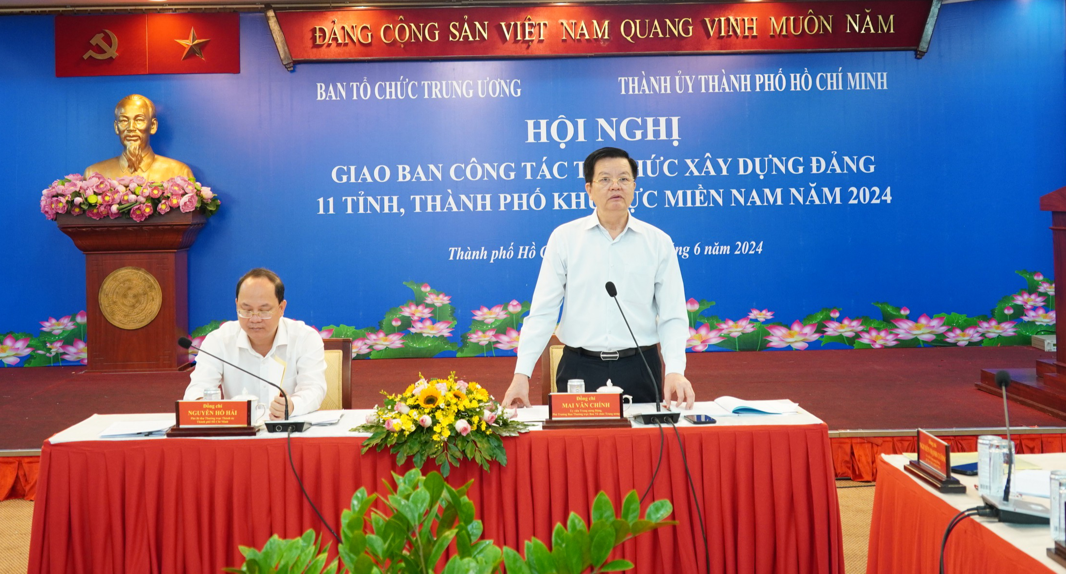 Chuẩn bị cho Đại hội c&aacute;c cấp, tiến tới Đại hội XIV của Đảng- Ảnh 1.