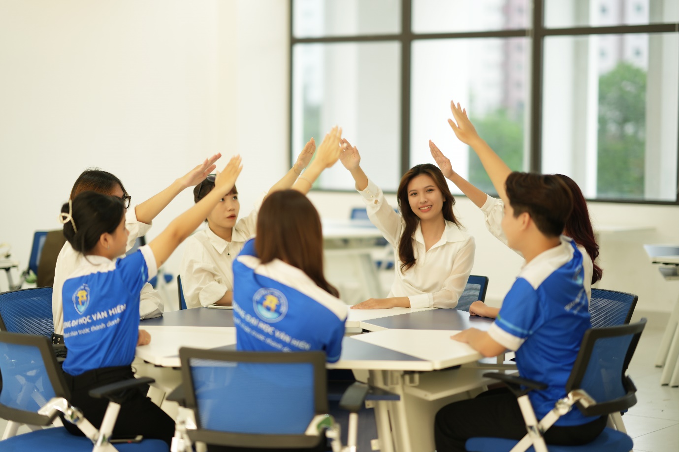 Th&iacute; sinh y&ecirc;n t&acirc;m trước kỳ thi tốt nghiệp THPT nhờ x&eacute;t học bạ- Ảnh 2.
