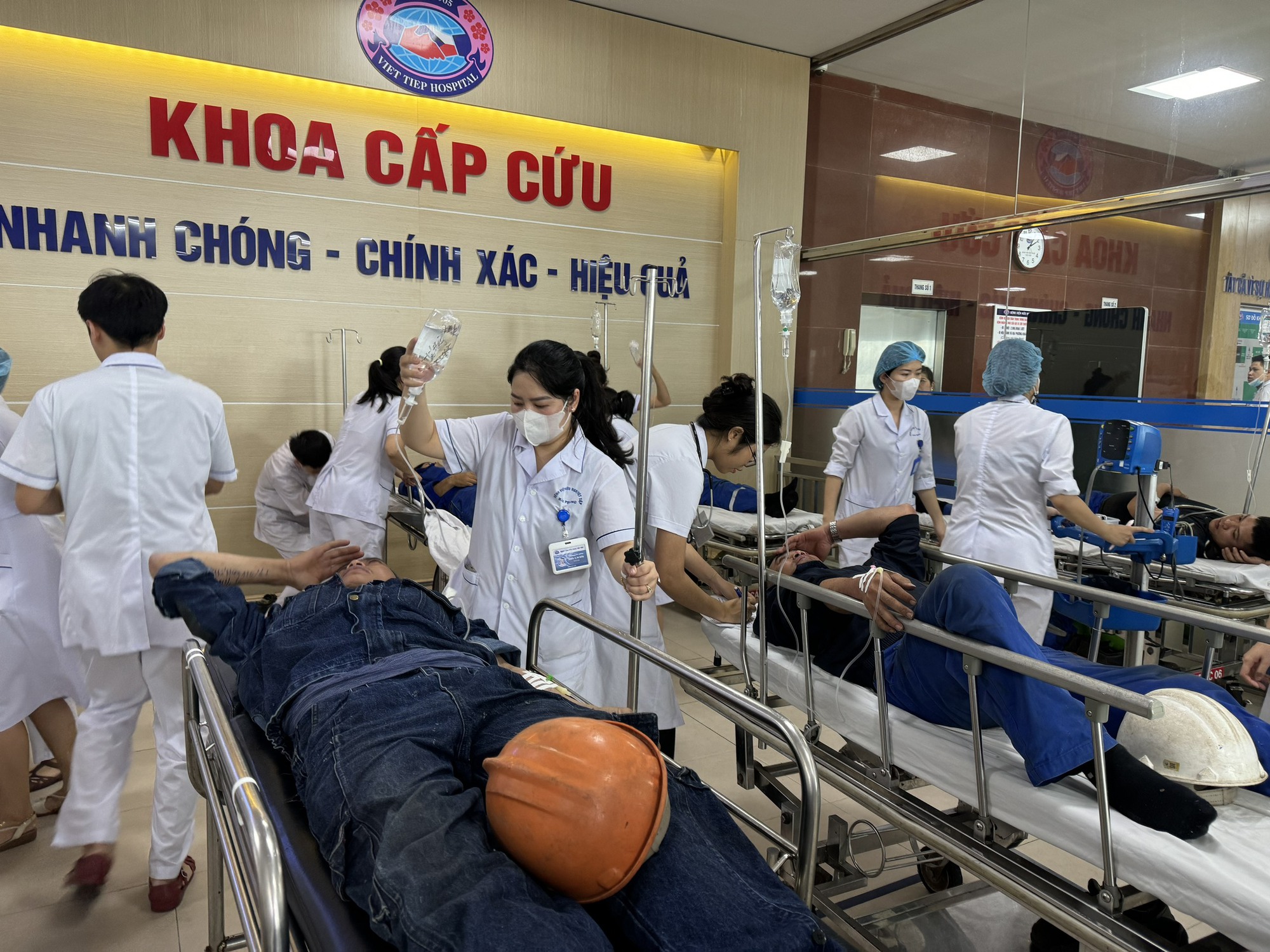Đình chỉ bếp ăn khiến 127 công nhân đóng tàu ngộ độc- Ảnh 1.