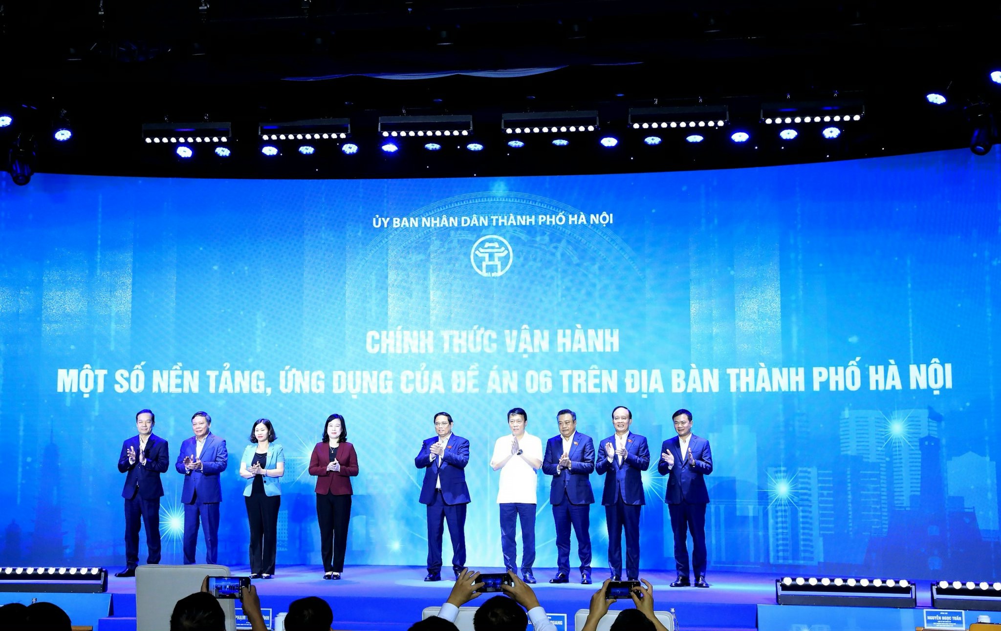 Thủ tướng: Hi vọng H&agrave; Nội đi ti&ecirc;n phong trong chuyển đổi số quốc gia- Ảnh 2.