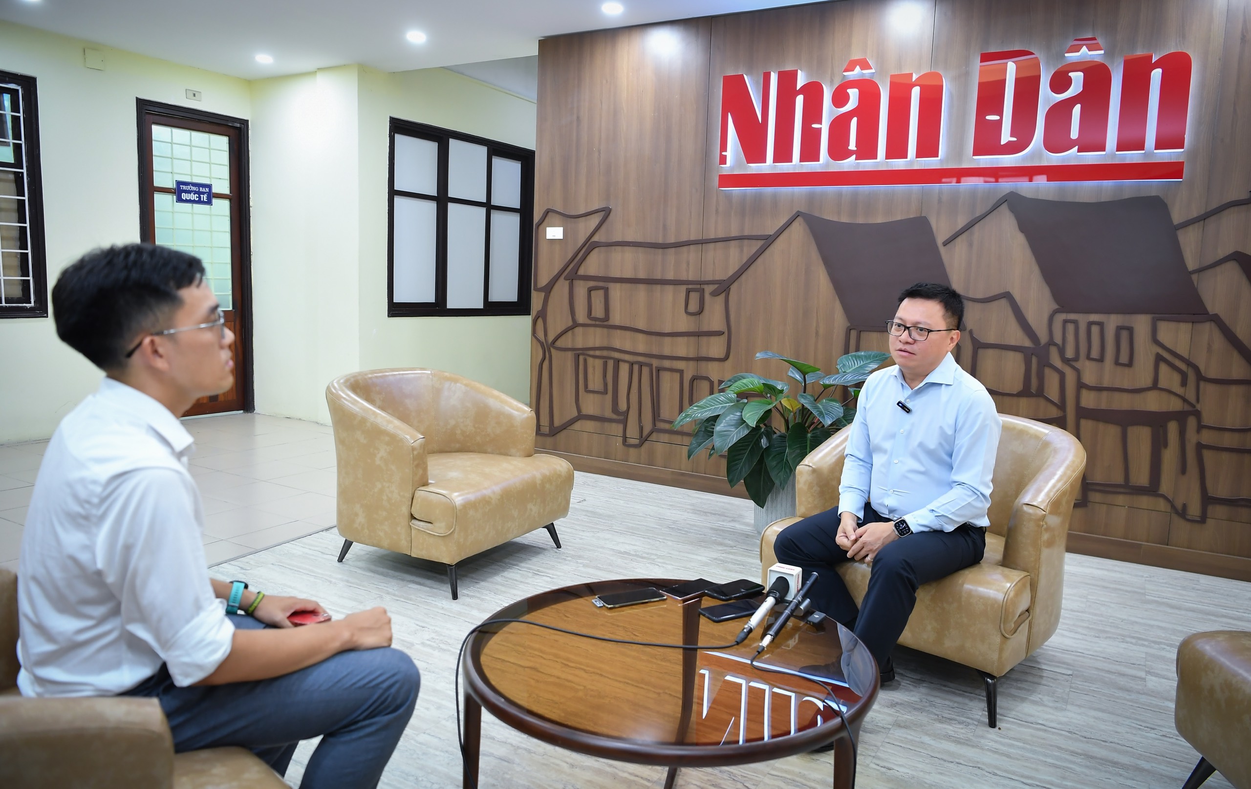 Lễ trao giải Báo chí Quốc gia lần thứ XVIII: Vượt qua "vùng an toàn" để đổi mới, sáng tạo- Ảnh 3.