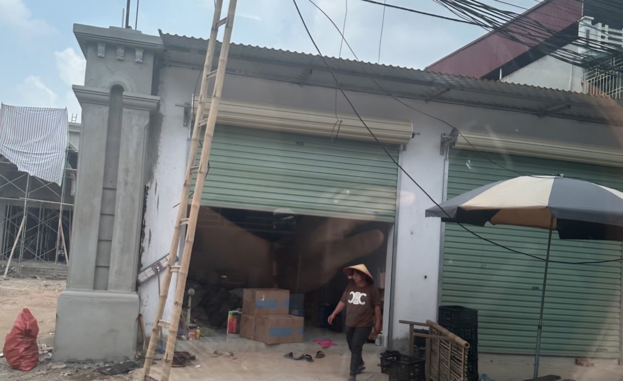 Vụ "hô biến" xưởng sản xuất thủ công mĩ nghệ: Xử phạt 165 triệu đồng- Ảnh 3.