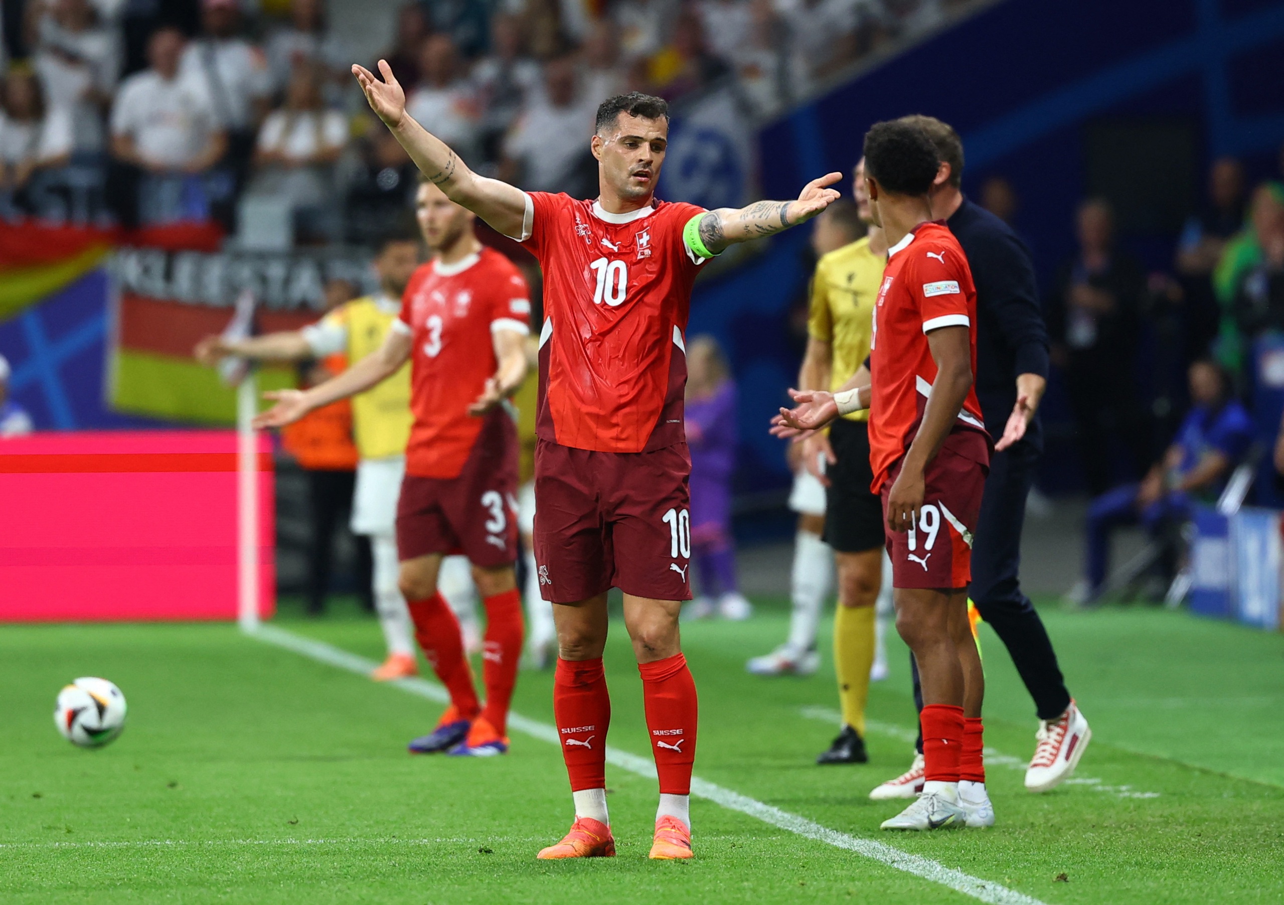 Cựu sao Arsenal: Thụy Sĩ cần được t&ocirc;n trọng sau v&ograve;ng bảng Euro 2024- Ảnh 1.