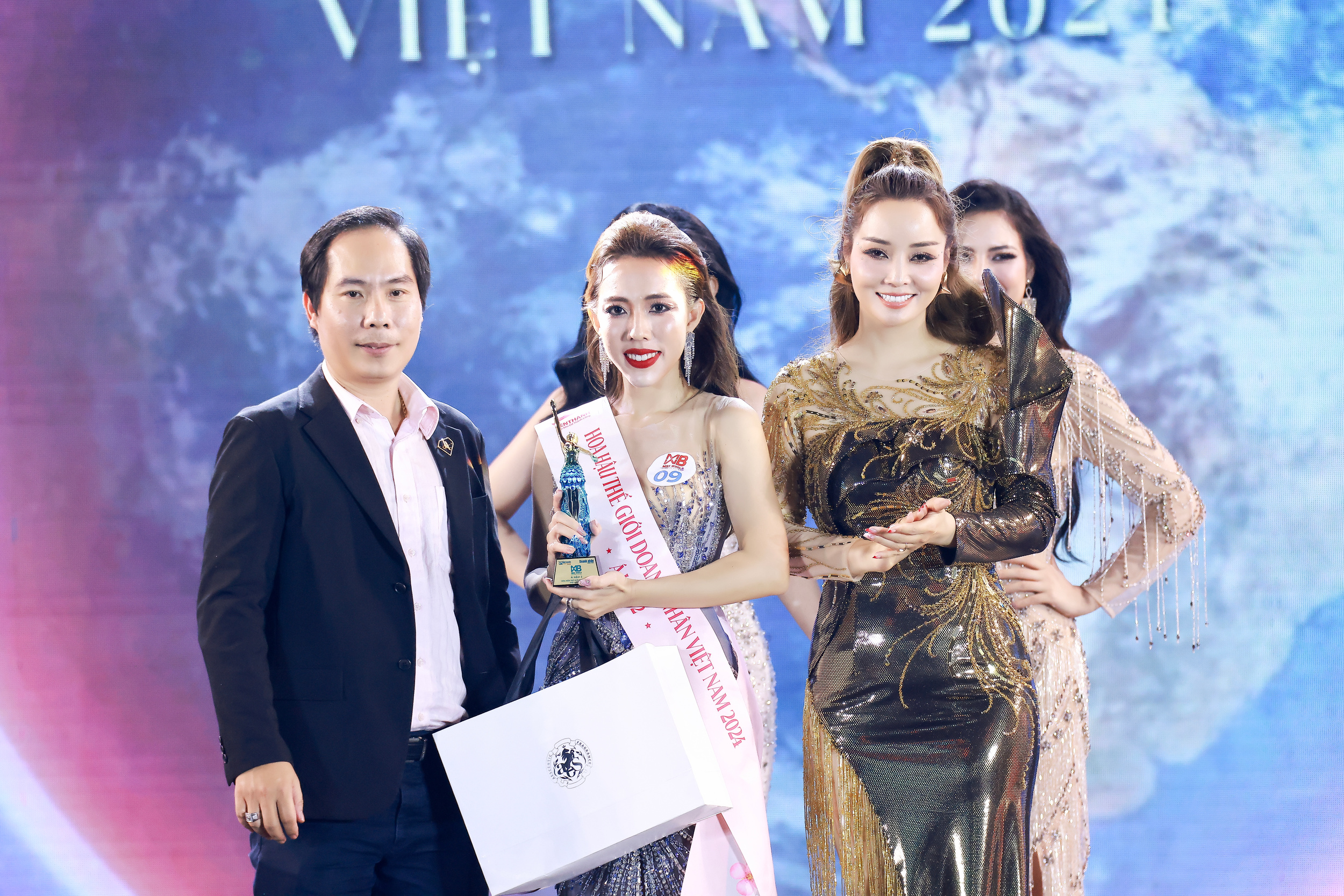 Phạm Nết đăng quang Hoa hậu thế giới doanh nh&acirc;n Việt Nam 2024- Ảnh 2.