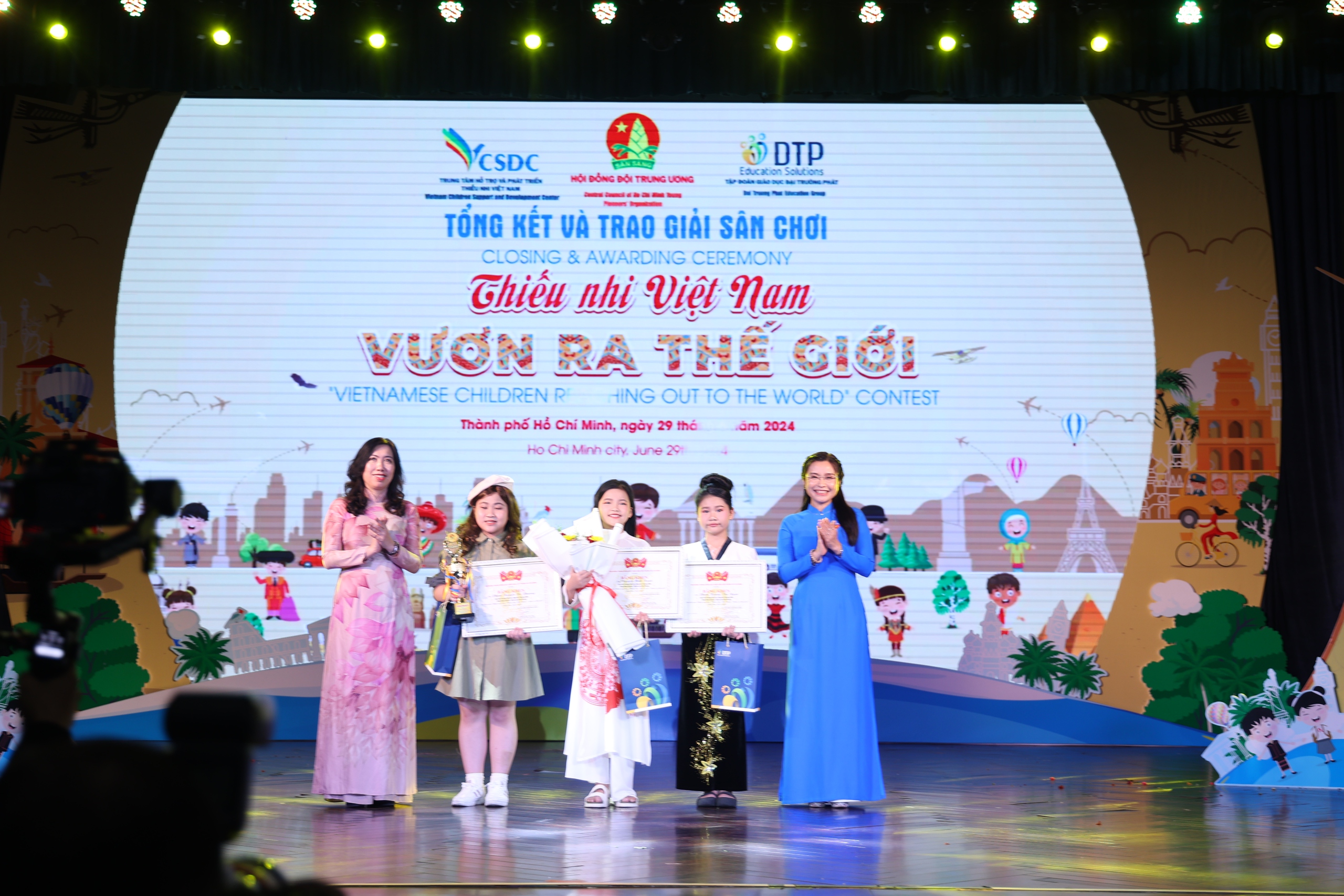 Giải nhất cuộc thi "Thiếu nhi Việt Nam- Vươn ra thế giới" thuộc về 1 trường ở Hải Ph&ograve;ng- Ảnh 1.