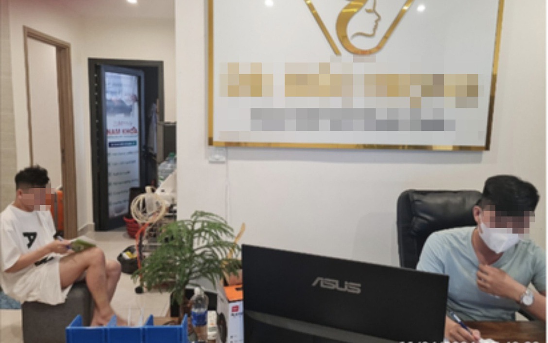 Hủy hoại nhan sắc v&igrave; 