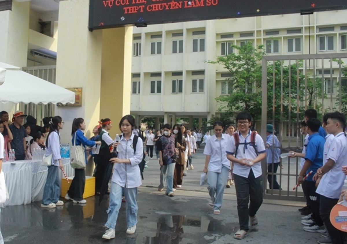 Sau ph&uacute;c khảo, th&iacute; sinh thi trường chuy&ecirc;n tăng từ 1 điểm th&agrave;nh 9 điểm- Ảnh 1.
