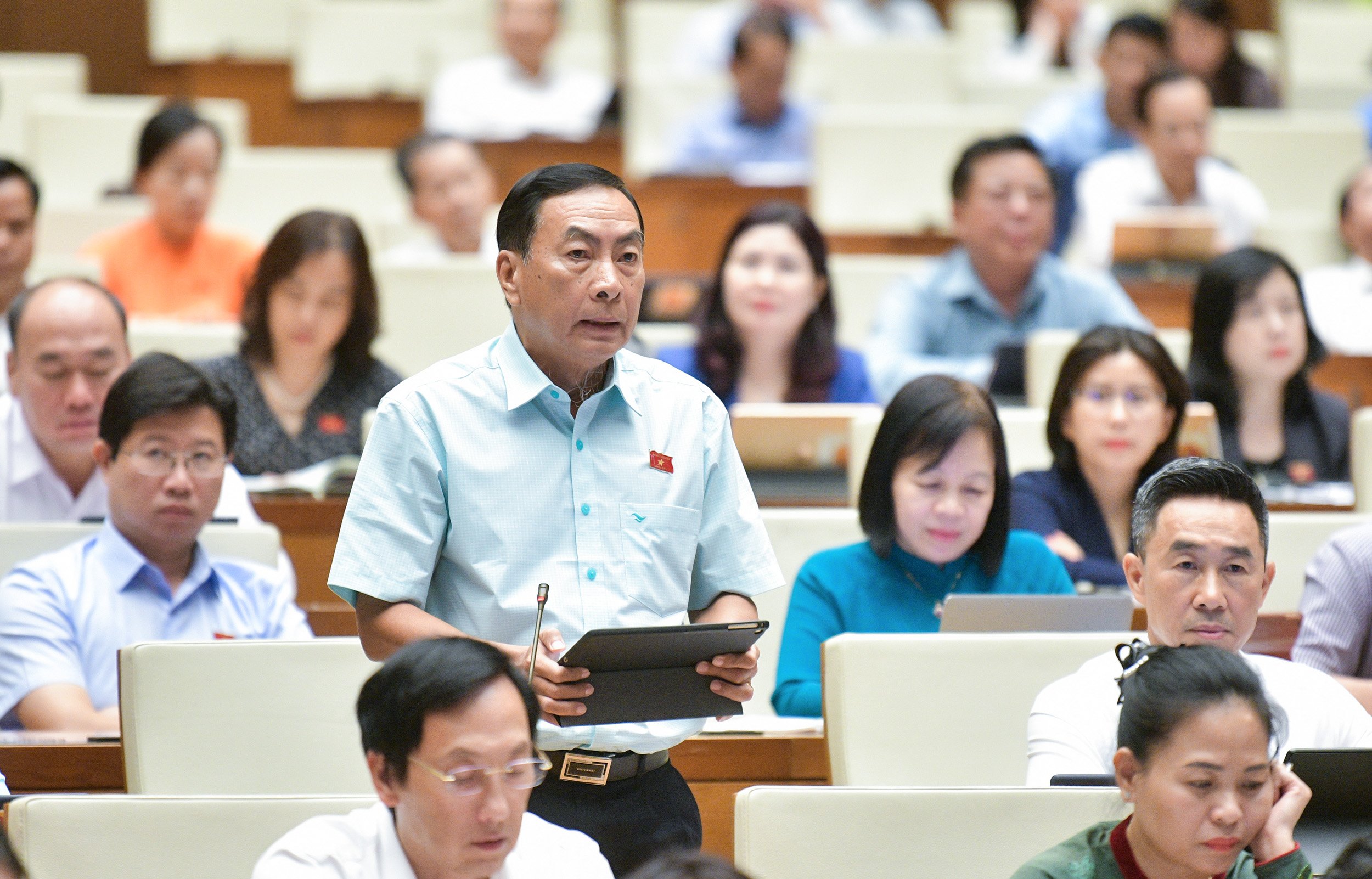 ĐBQH lo thủy hải sản đang bị tận diệt, Bộ trưởng TN-MT nói gì?- Ảnh 1.