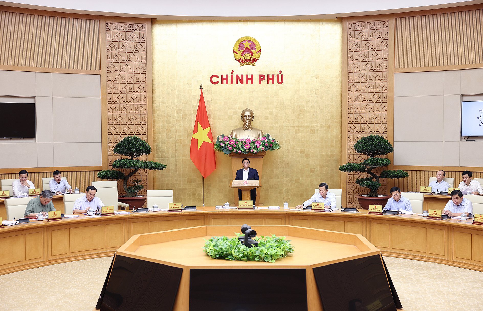 Thủ tướng phân công 4 Phó Thủ tướng thực hiện các công việc cấp bách- Ảnh 1.