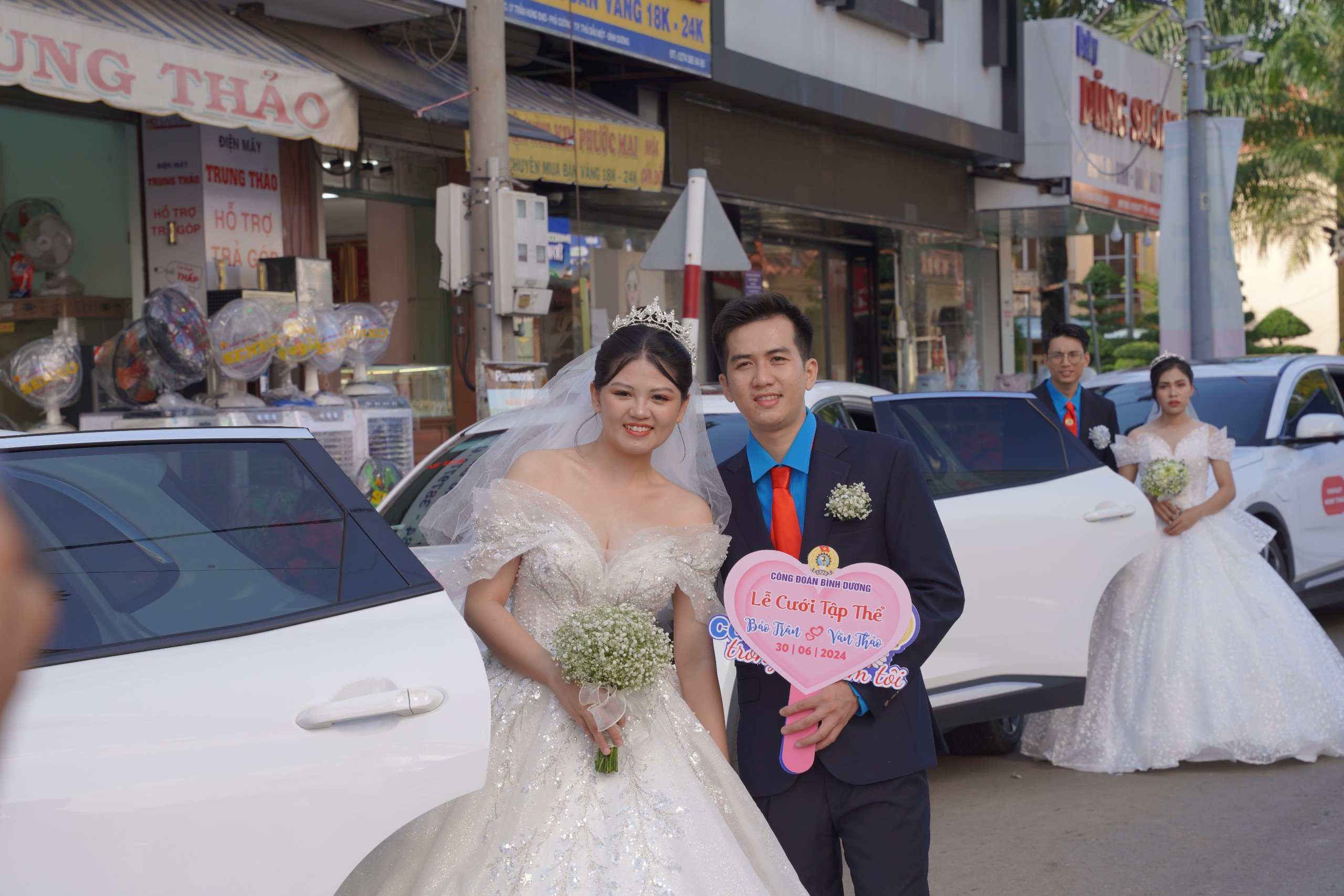 Sự kiện "trong mơ" của c&aacute;c cặp đ&ocirc;i chưa c&oacute; điều kiện tổ chức lễ cưới ở B&igrave;nh Dương - Ảnh 3.